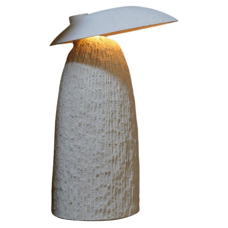 Lampe de table contemporaine en pierre beige brute Mushroom par Frederic Saulou