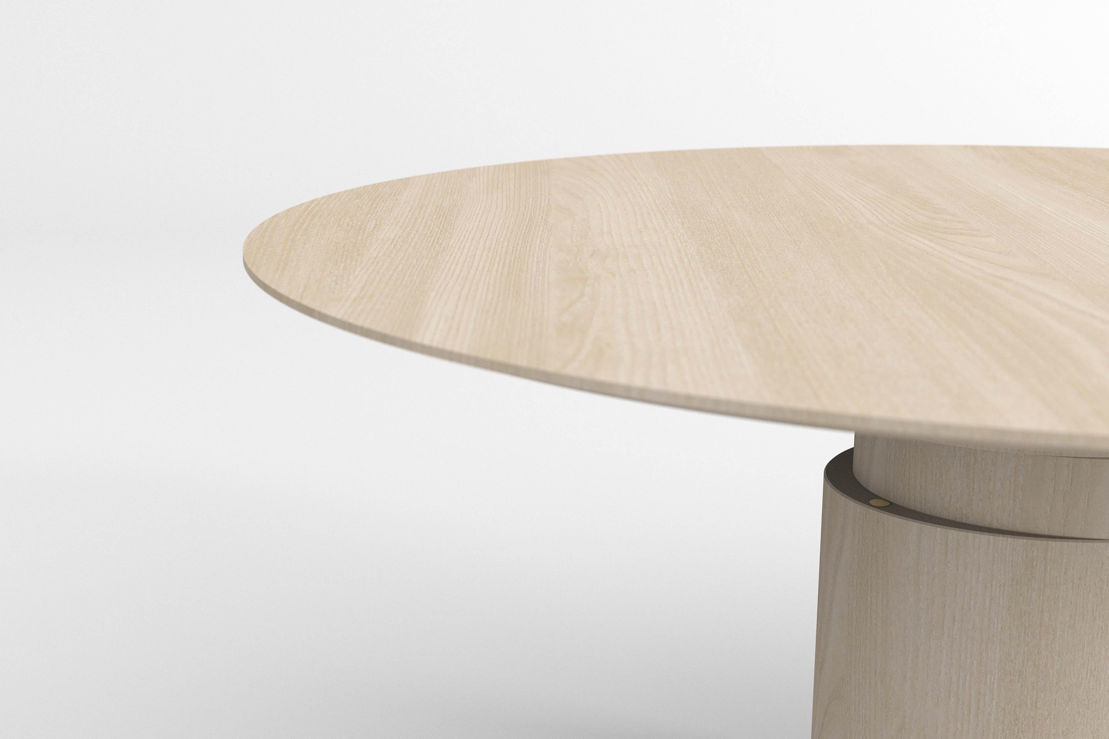 Autre Table de salle à manger ronde contemporaine, bois de frêne naturel, disque mobile, design belge en vente