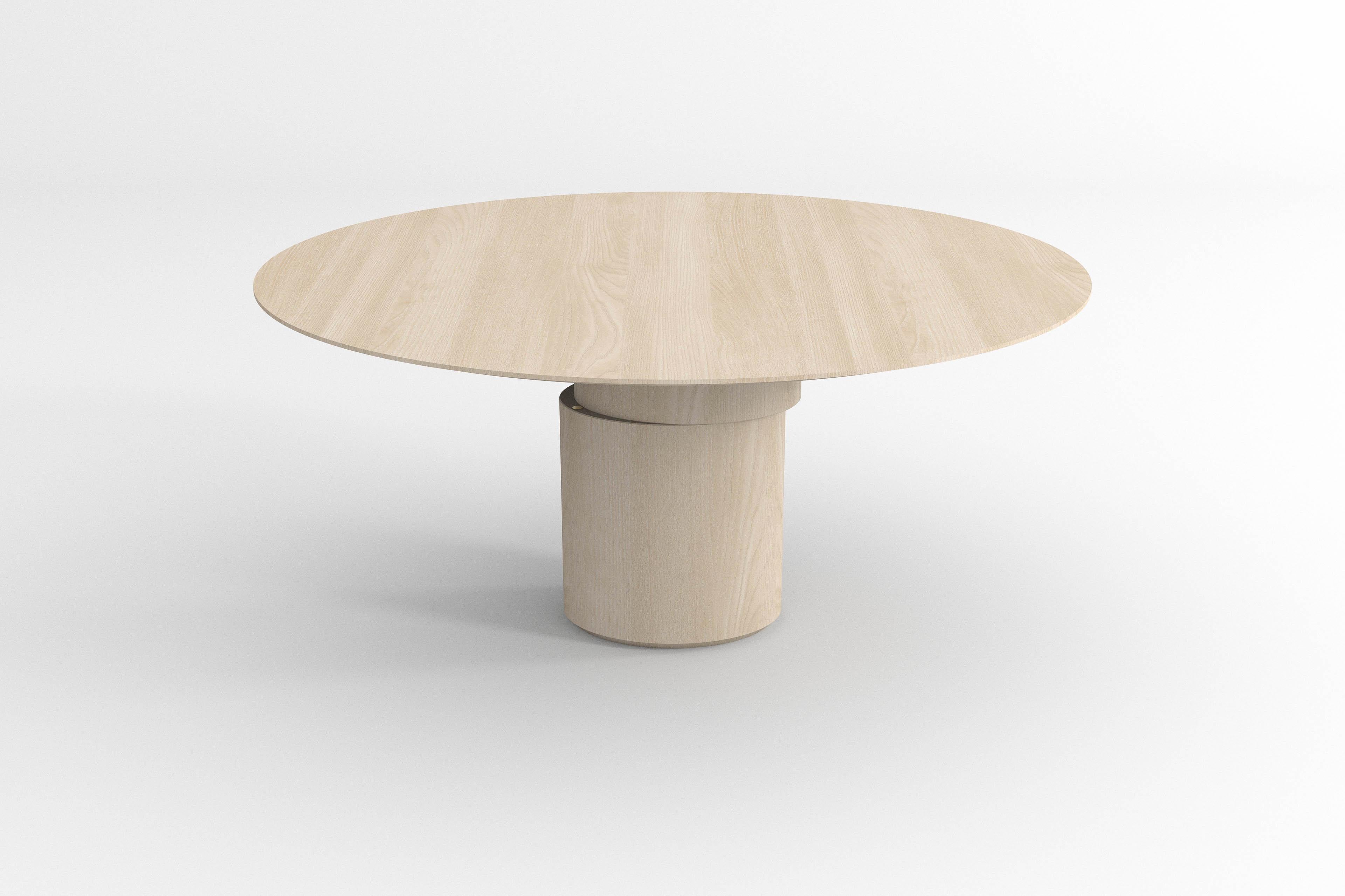 Belge Table de salle à manger ronde contemporaine, bois de frêne naturel, disque mobile, design belge en vente