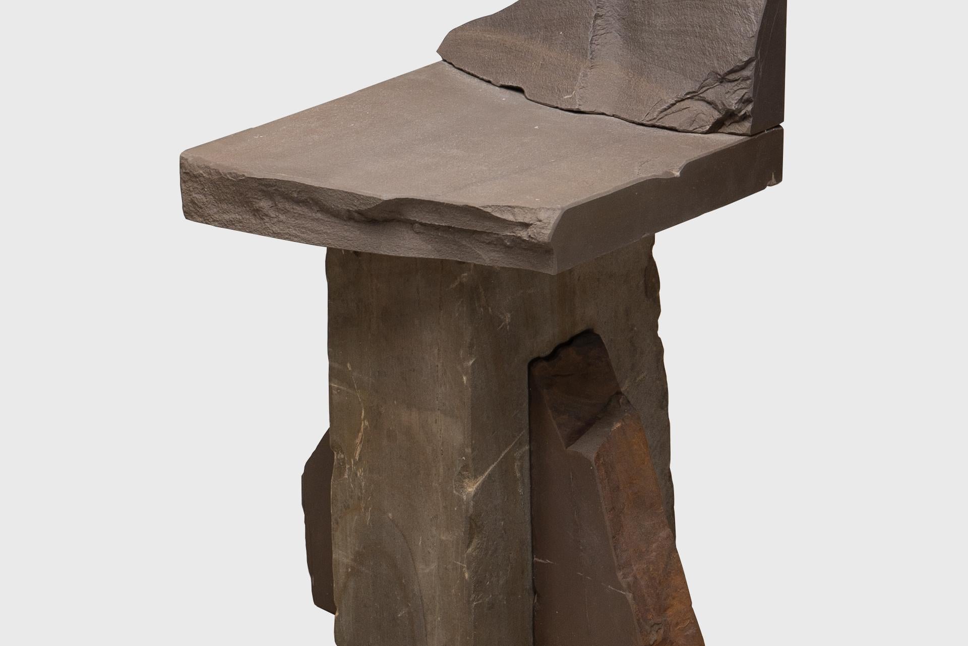 Zeitgenössischer natürlicher Stuhl 14, Grauwacke, gebrochener grauer Stein, Carsten in der Elst im Angebot 2