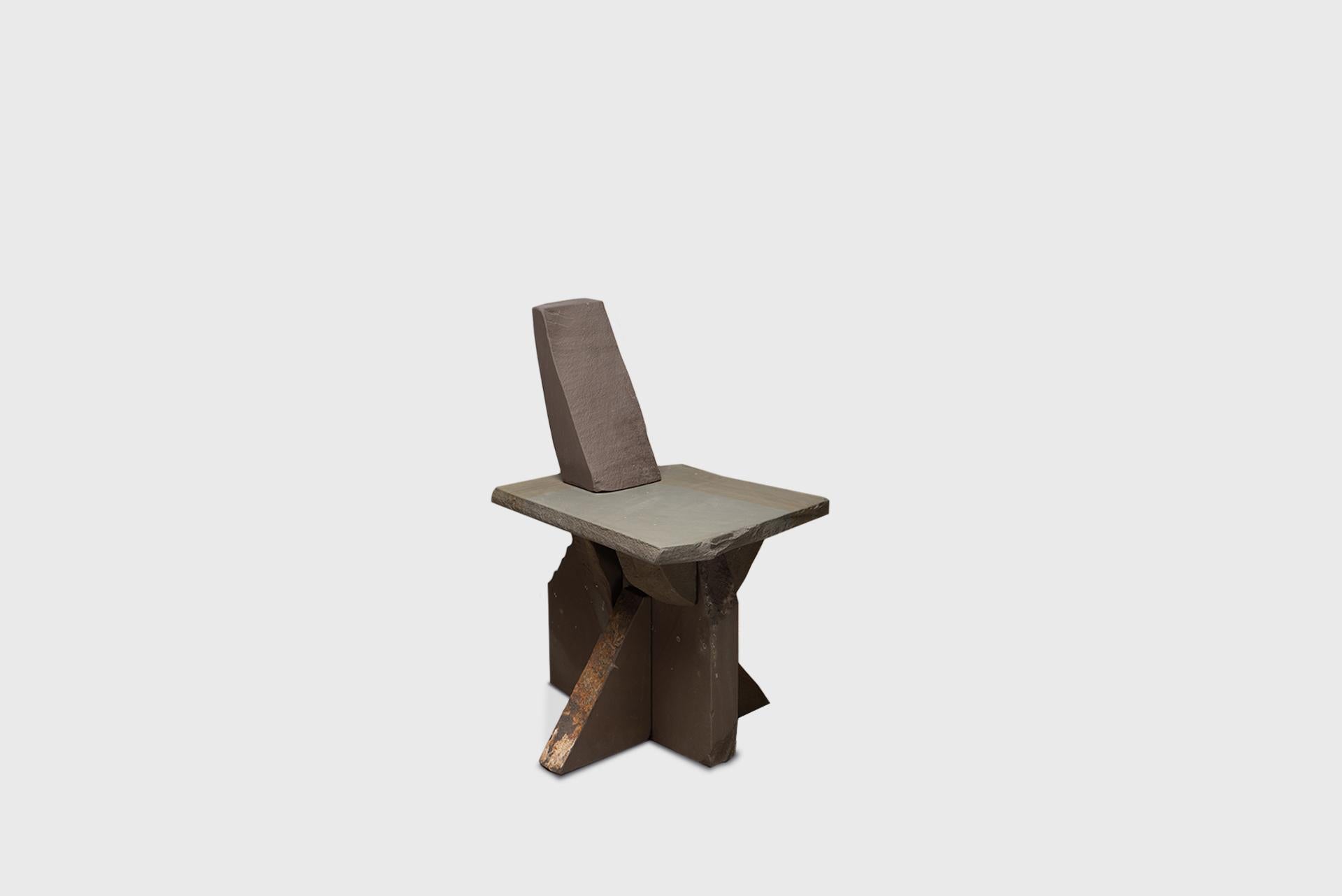 Zeitgenössischer natürlicher Stuhl 18, Grauwacke, gebrochener grauer Stein, Carsten in der Elst im Angebot 4