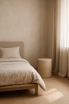 Contemporary "Säule" aus Naturgips Sitz/Beistelltisch 40cm von Isabelle Beaumont