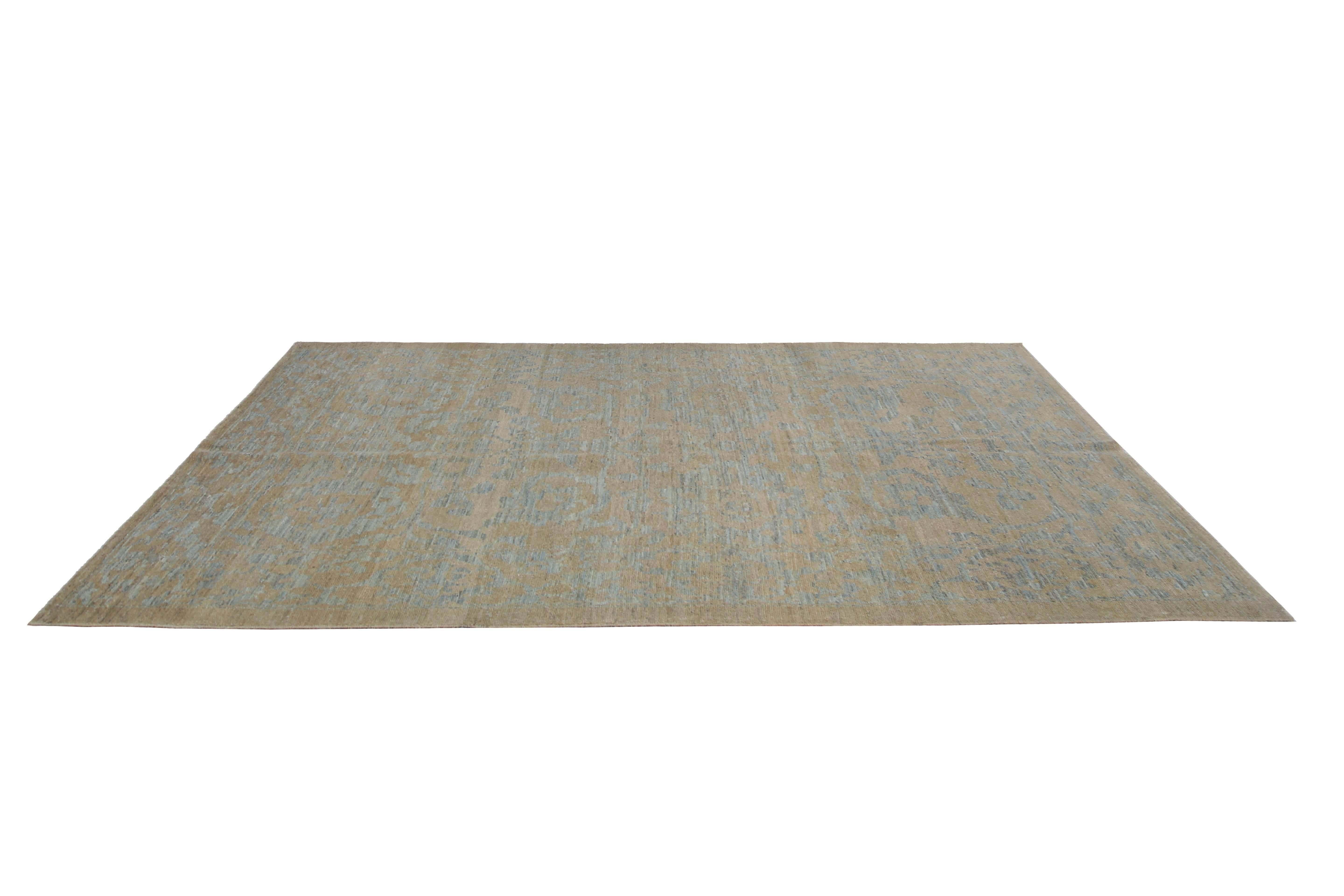 Hand-Woven Contemporary Natural Turkish Sultanabad Rug For Sale