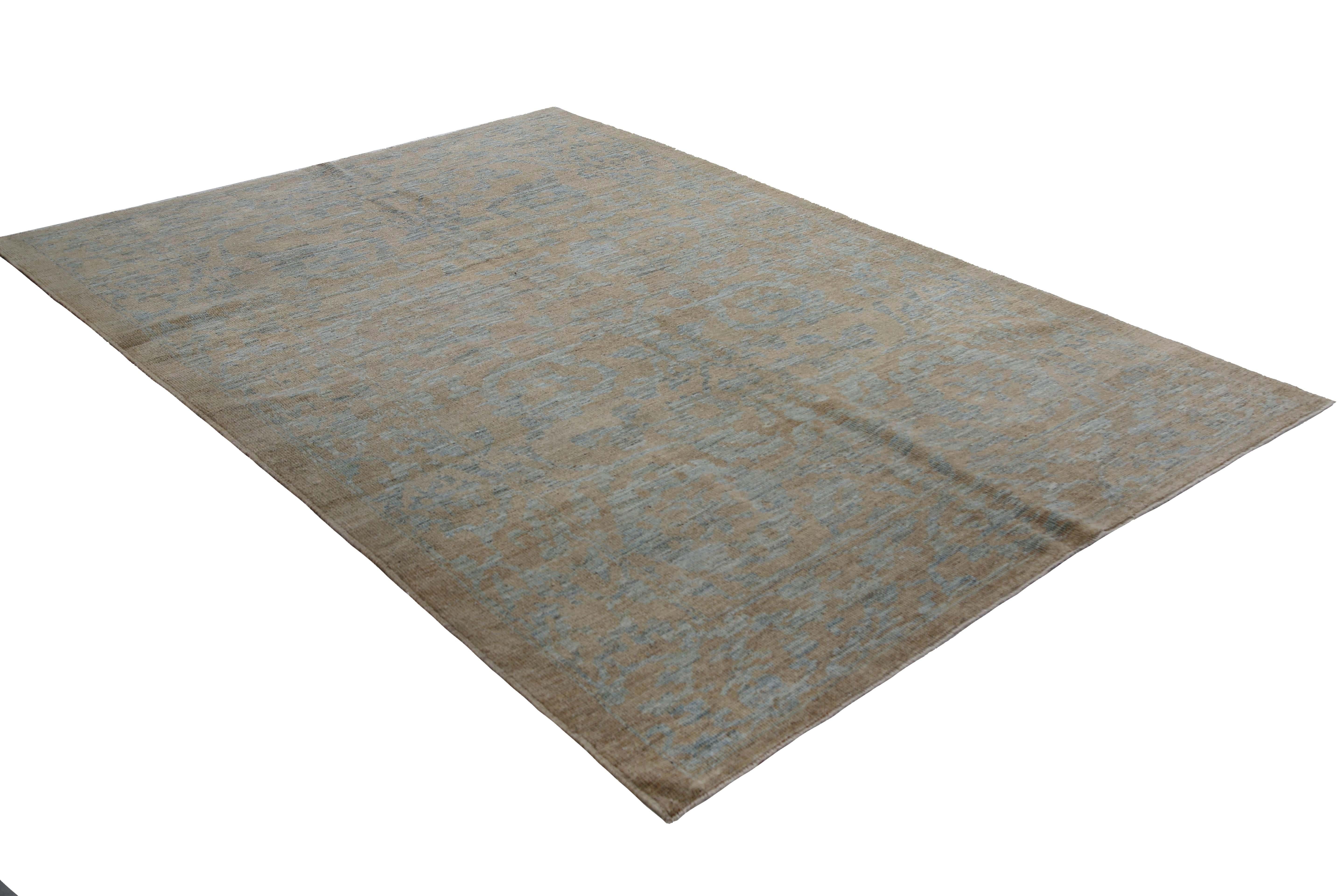 Wool Contemporary Natural Turkish Sultanabad Rug For Sale