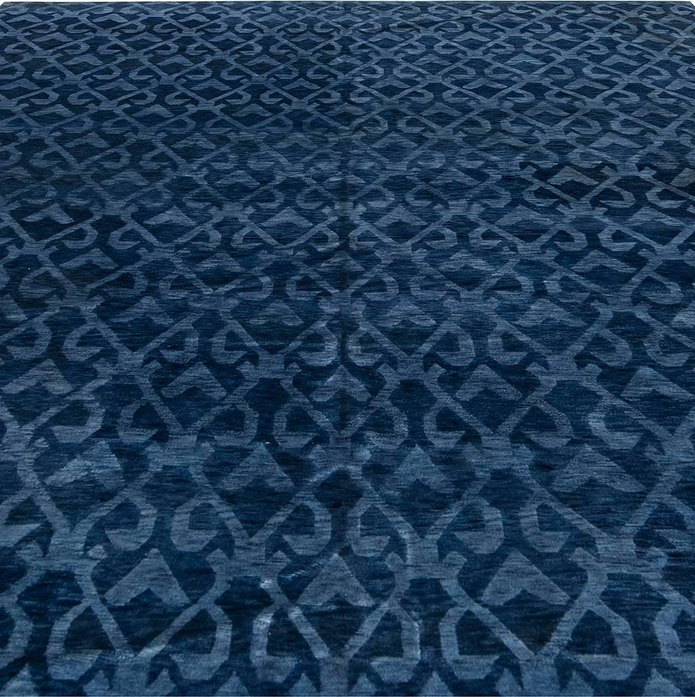 Indiano Tappeto contemporaneo Pashmina blu navy realizzato a mano da Doris Leslie Blau in vendita