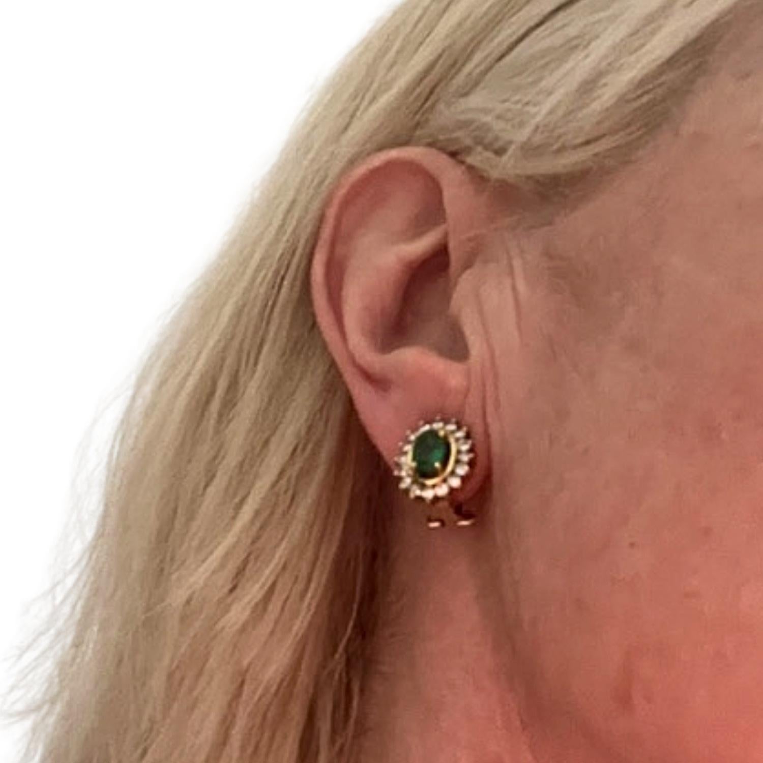 Neoclassical Contemporary Neo-Classical with Emerald and Diamonds 18K gold Earrings For Sale