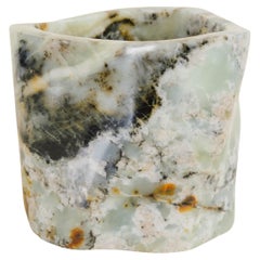 Zeitgenössischer Nephrit-Jade-Bürstentopf „Groß“ von Robert Kuo, limitierte Auflage