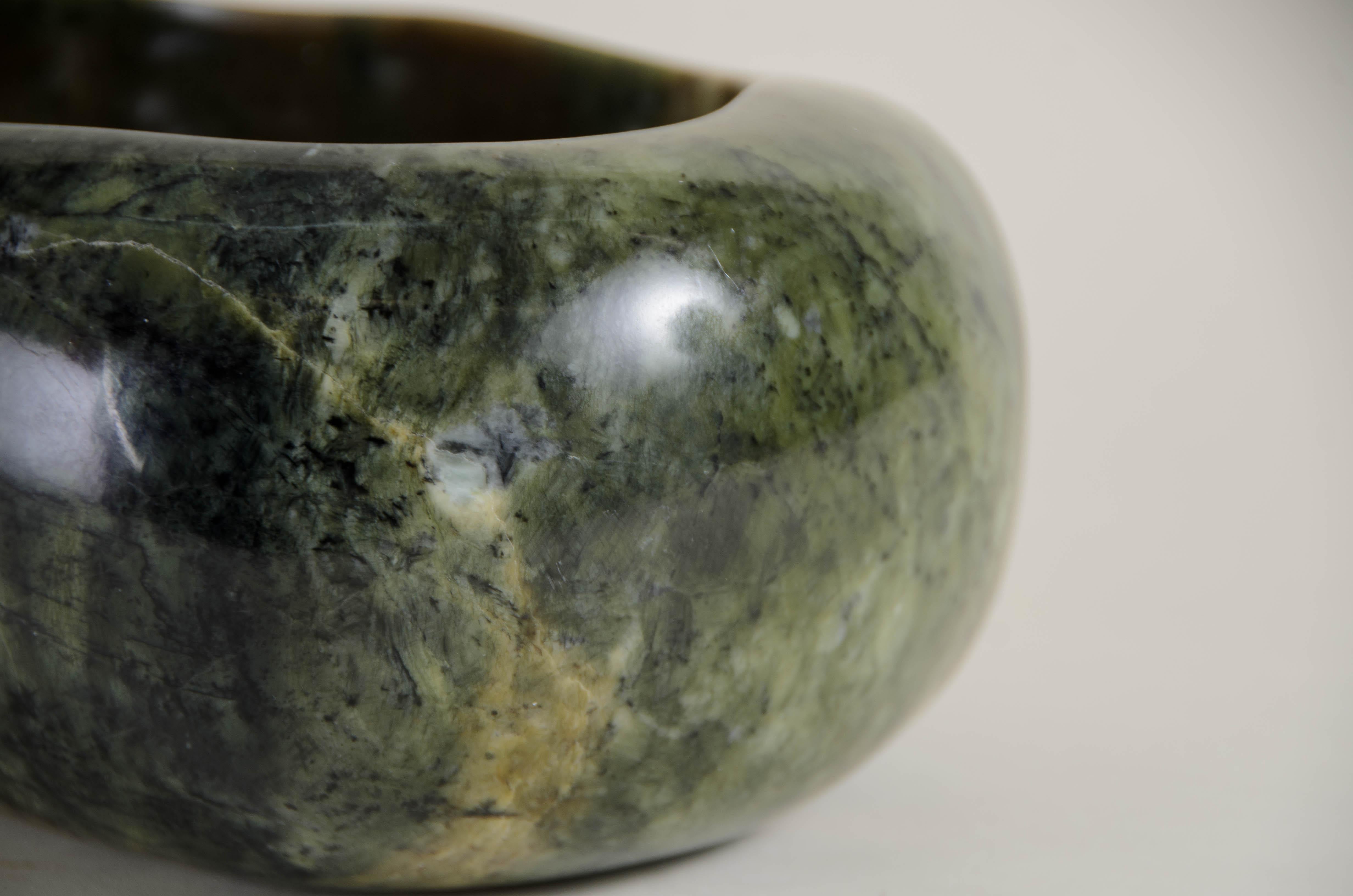 Contemporary Nephrite Jade Small Pebble Pot by Robert Kuo, Limited Edition In New Condition For Sale In Los Angeles, CA