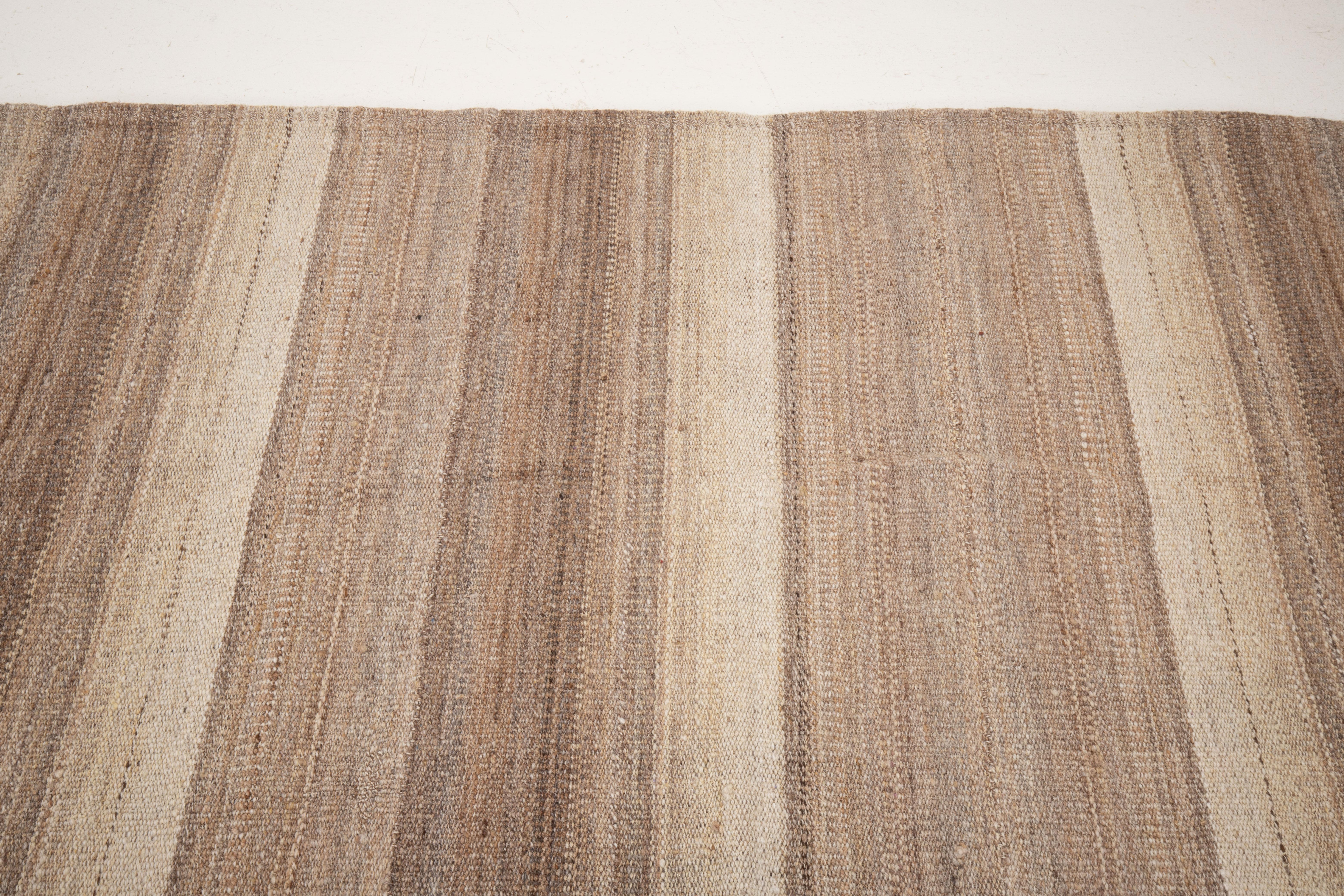 Kilim neutro contemporáneo de Anatolia en venta 3