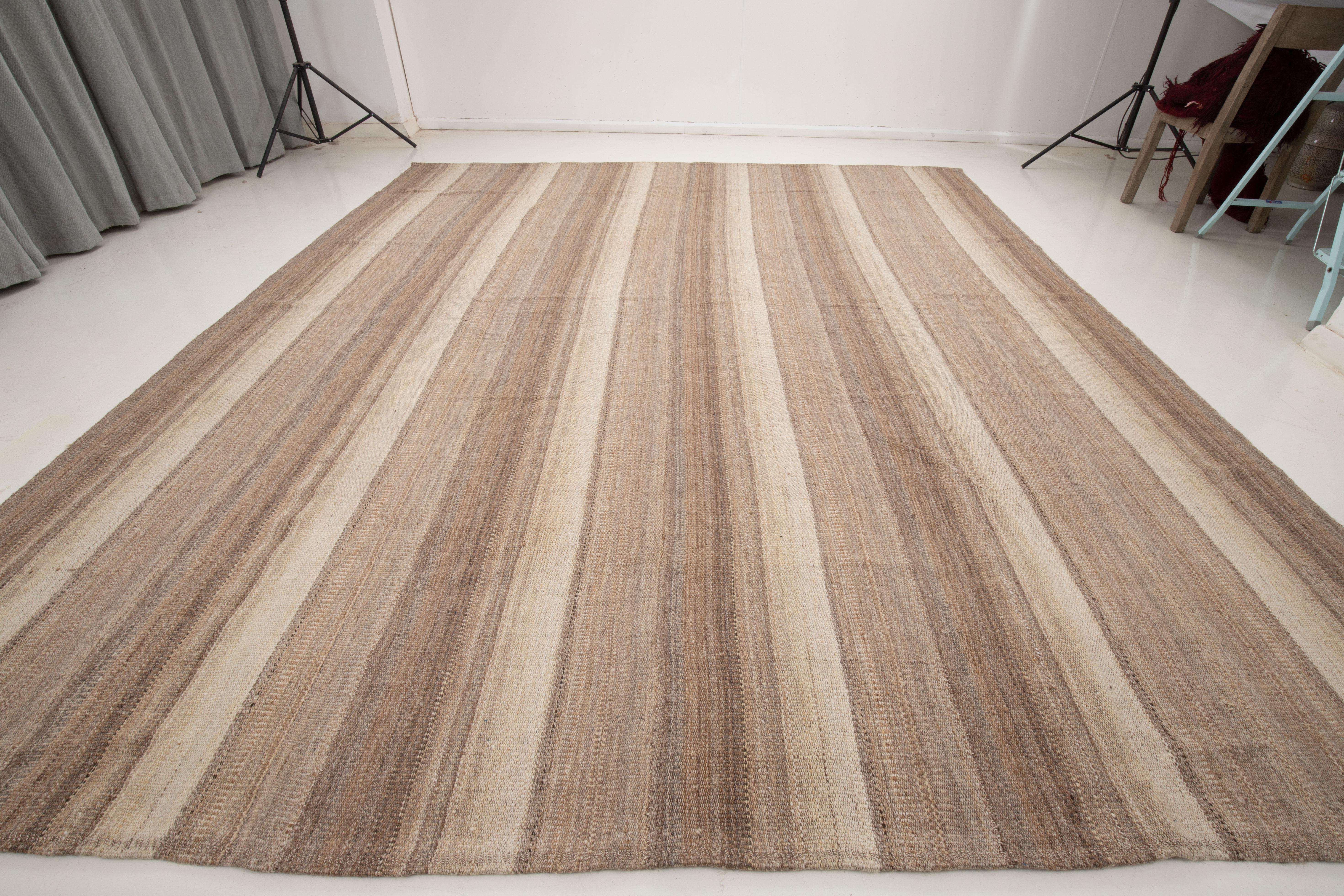 Kilim neutro contemporáneo de Anatolia en Bueno estado para la venta en Istanbul, TR
