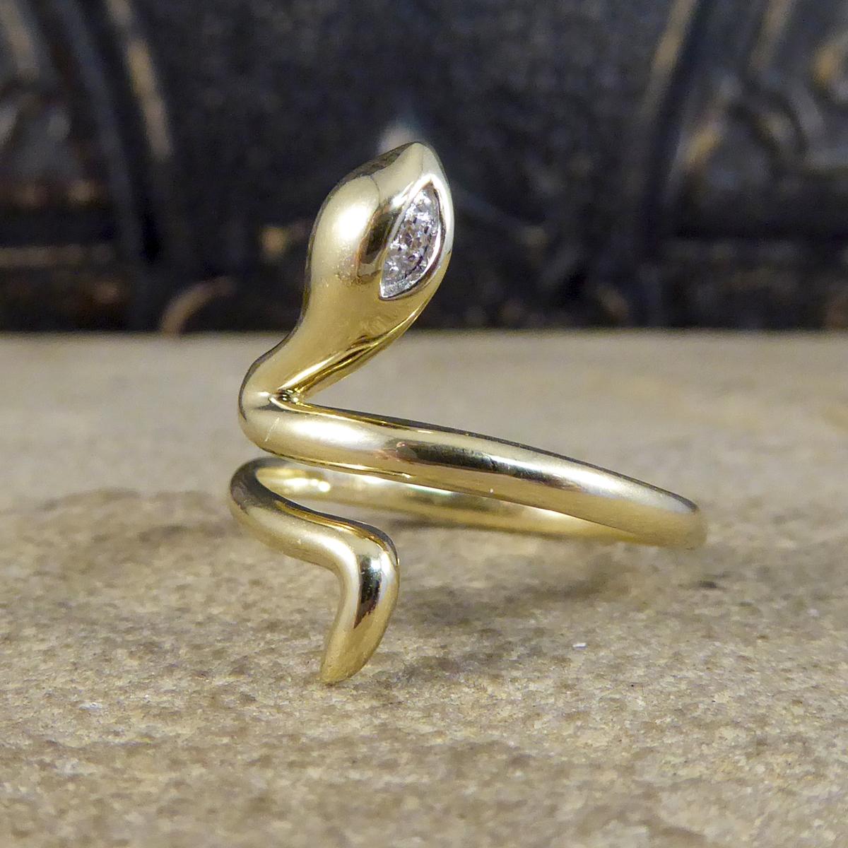 Contemporary New Diamond Set Eyed Snake Ring in 9ct Yellow Gold In New Condition For Sale In Yorkshire, West Yorkshire
