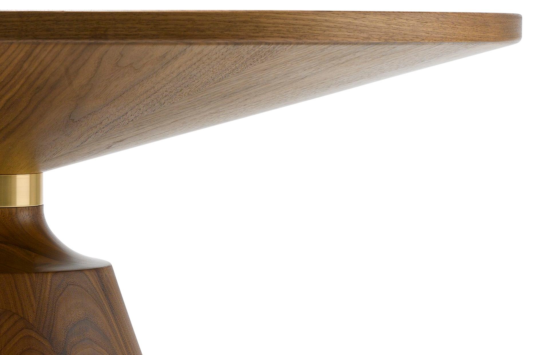 Contemporary Nicole Couchtisch aus Nussbaum und Messing im Zustand „Neu“ im Angebot in Trowbridge, Wiltshire