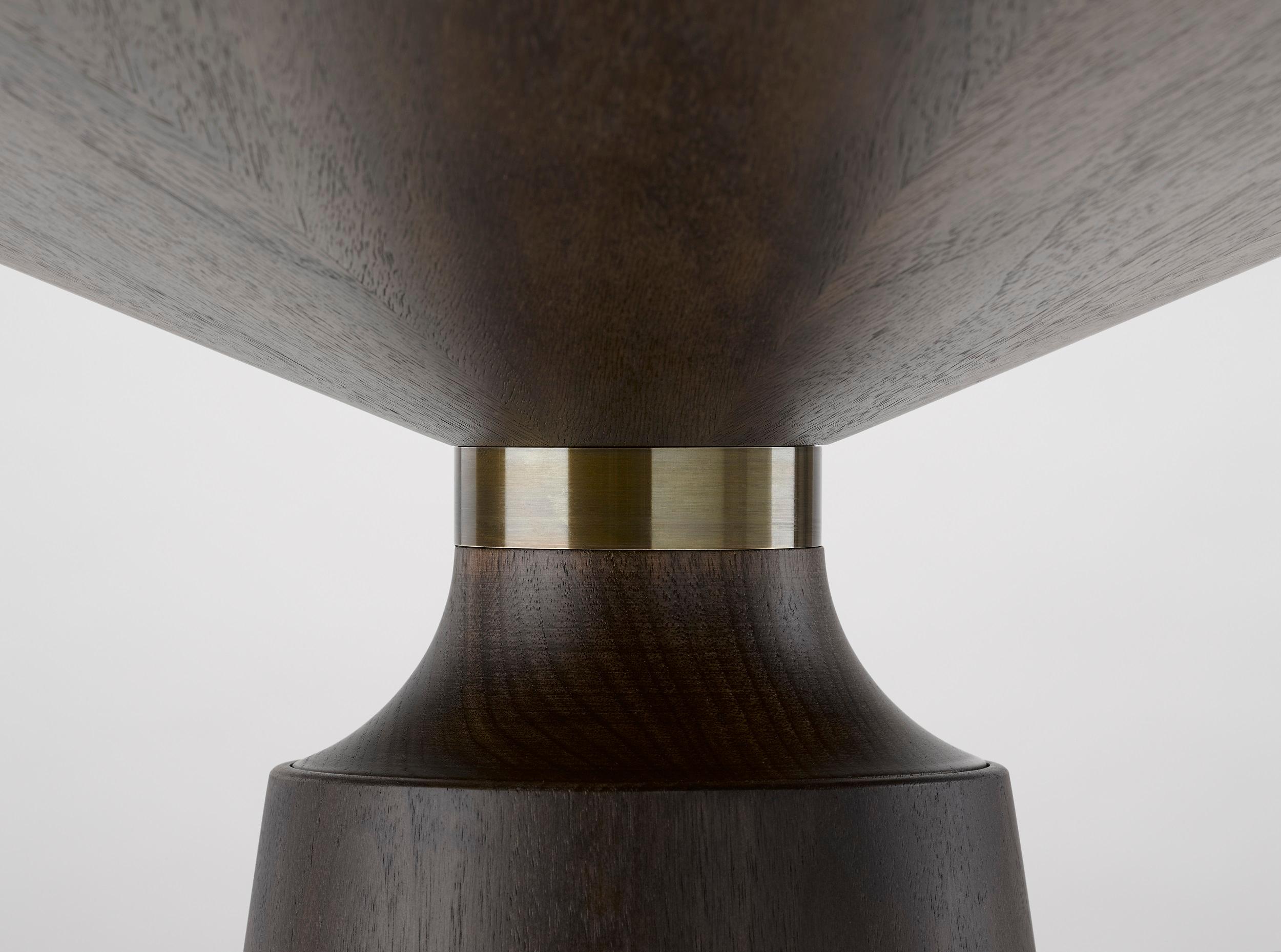 XXIe siècle et contemporain Contemporary Nicole Occasional Table in Black Lacquered Walnut and Brass en vente