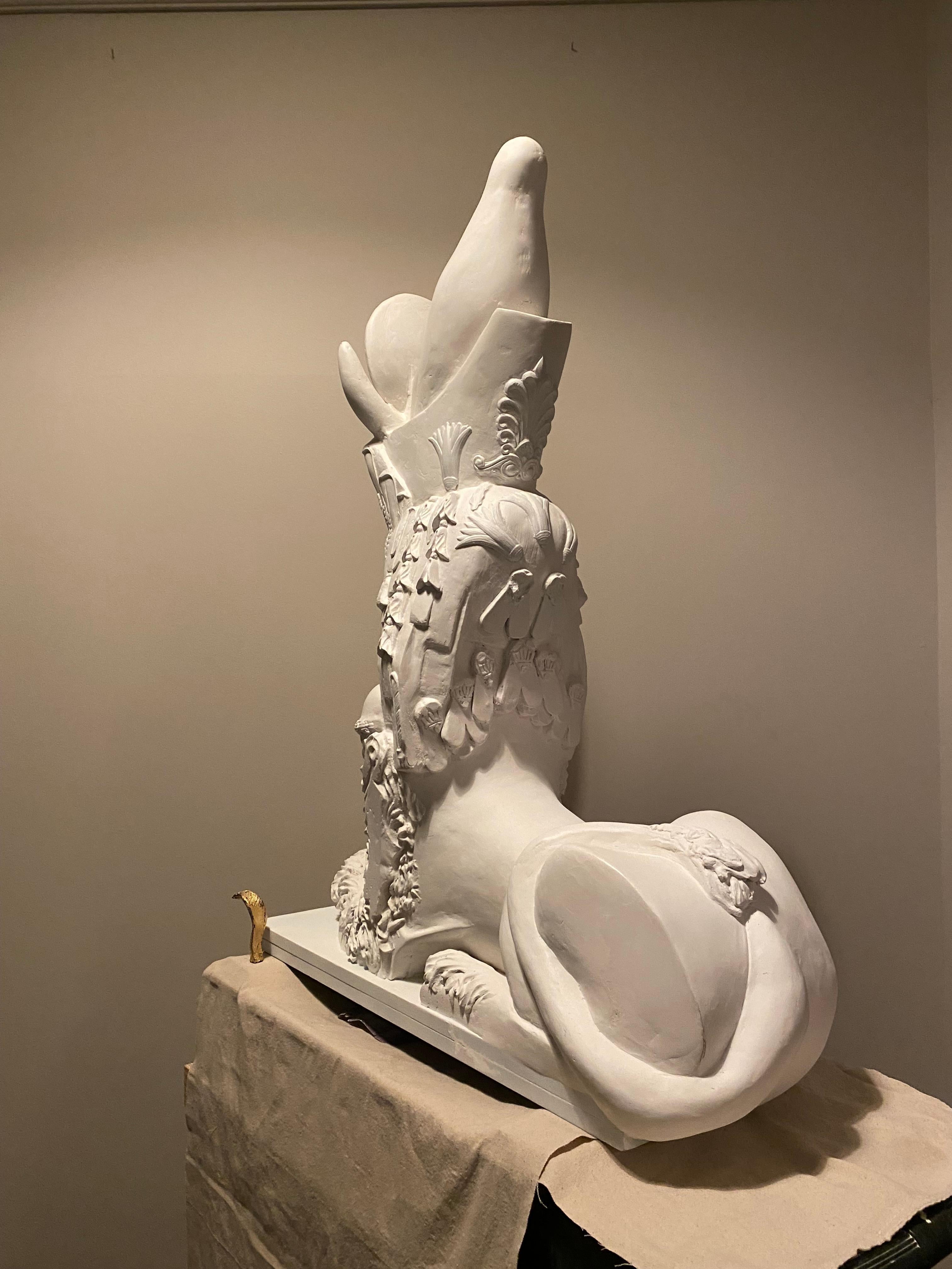 Escultura de jardín, contemporánea. Esfinge Nórdica, La Esfinge de Ruibarbo Vaciado en venta