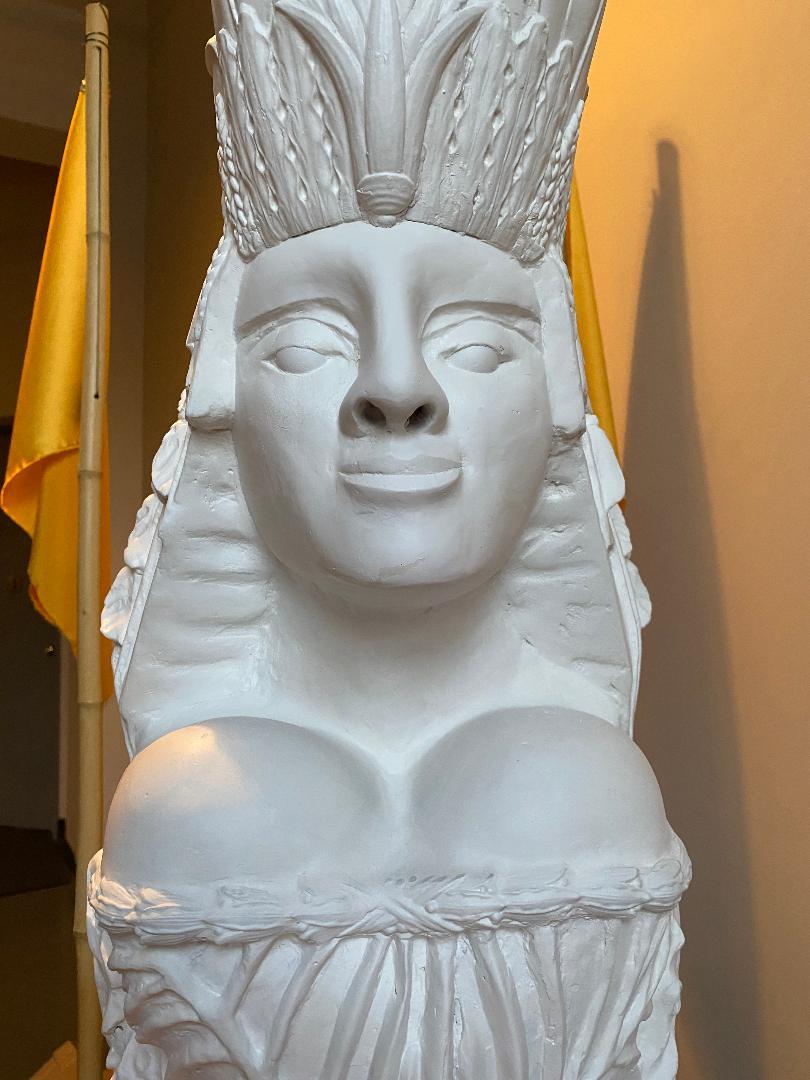 Escultura de jardín, contemporánea. Esfinge Nórdica, La Esfinge de Ruibarbo Siglo XXI y contemporáneo en venta