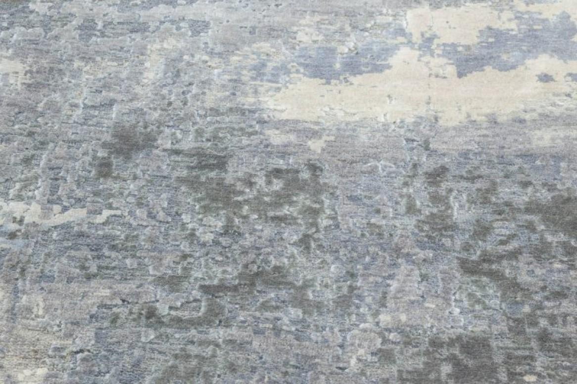 Indian Contemporary North Star Blue and Grey Hand Knotted Silk Rug by Doris Leslie Blau For Sale