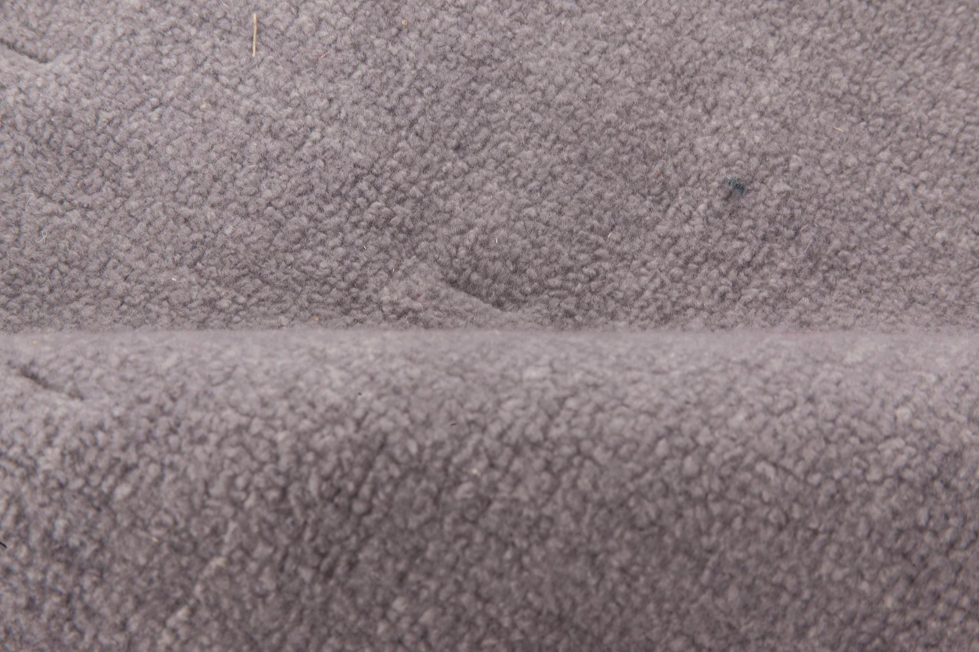 Contemporary Nuno felt grey rug by Doris Leslie Blau
Size: 7'5