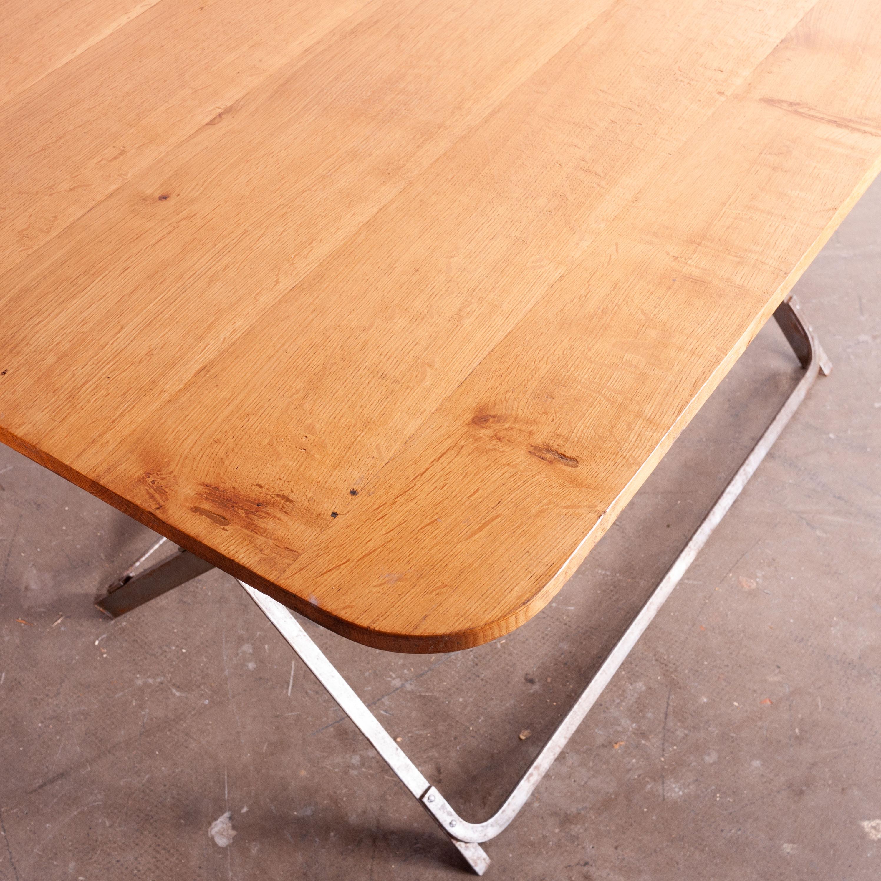 Français Table de salle à manger contemporaine pliante en chêne, table d'appoint ou table basse carrée en vente