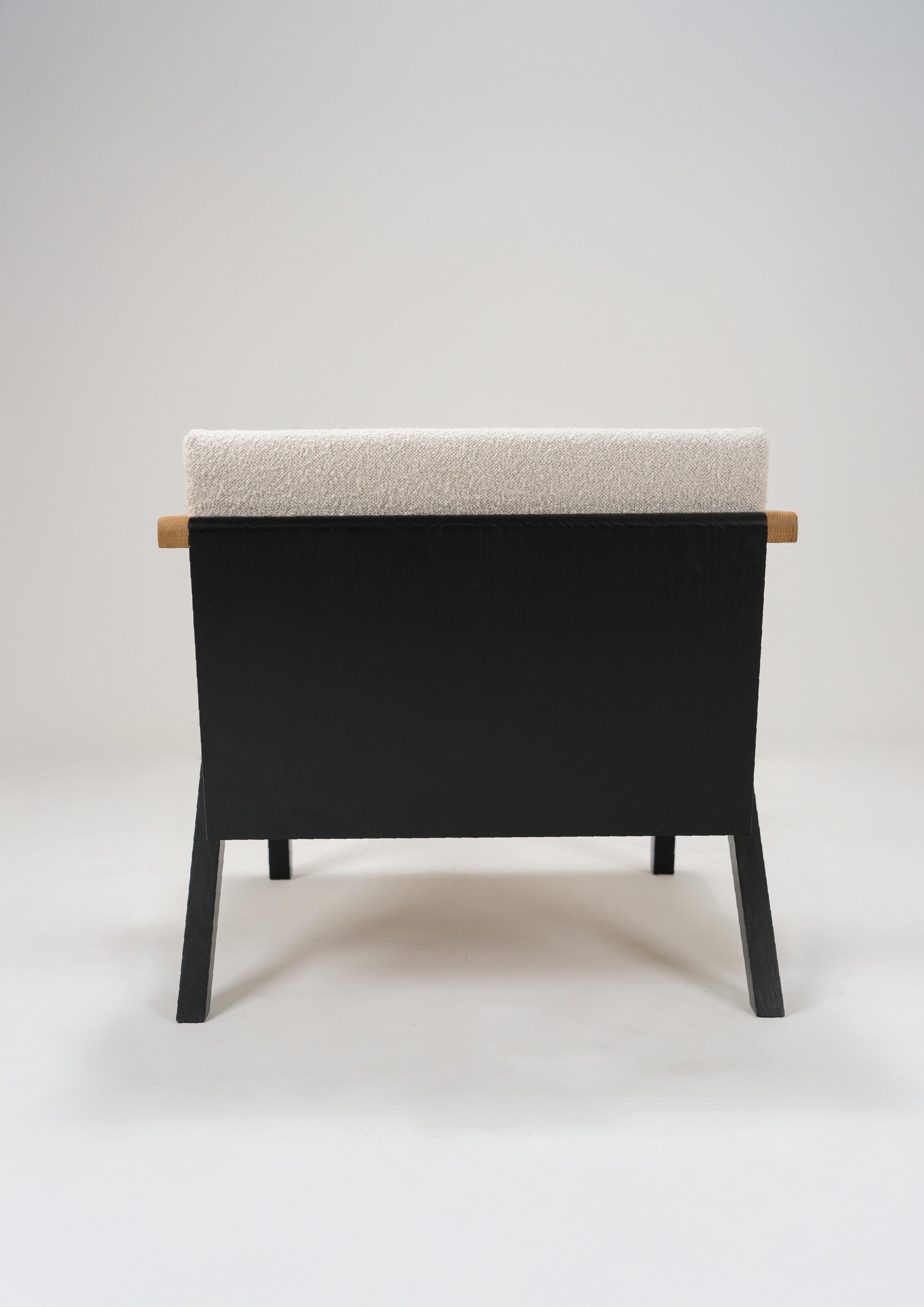 Textile Contemporary Oak Lounge Chair Two-Tone Wood & Bouclé Upholstery – Oillin Model For Sale