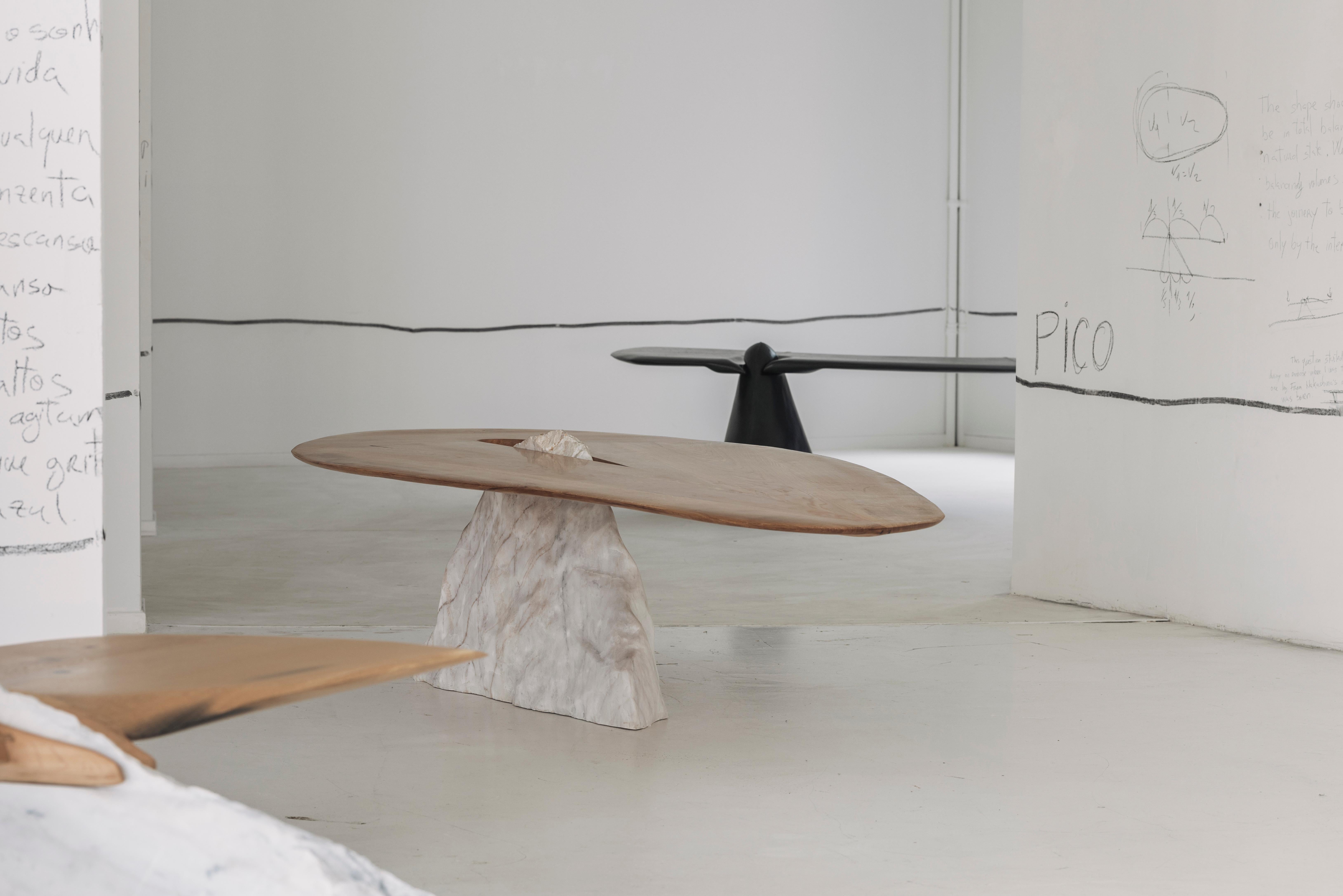 Contemporary Oak Wood mit Marmor Pico Rosa Tisch (21. Jahrhundert und zeitgenössisch) im Angebot