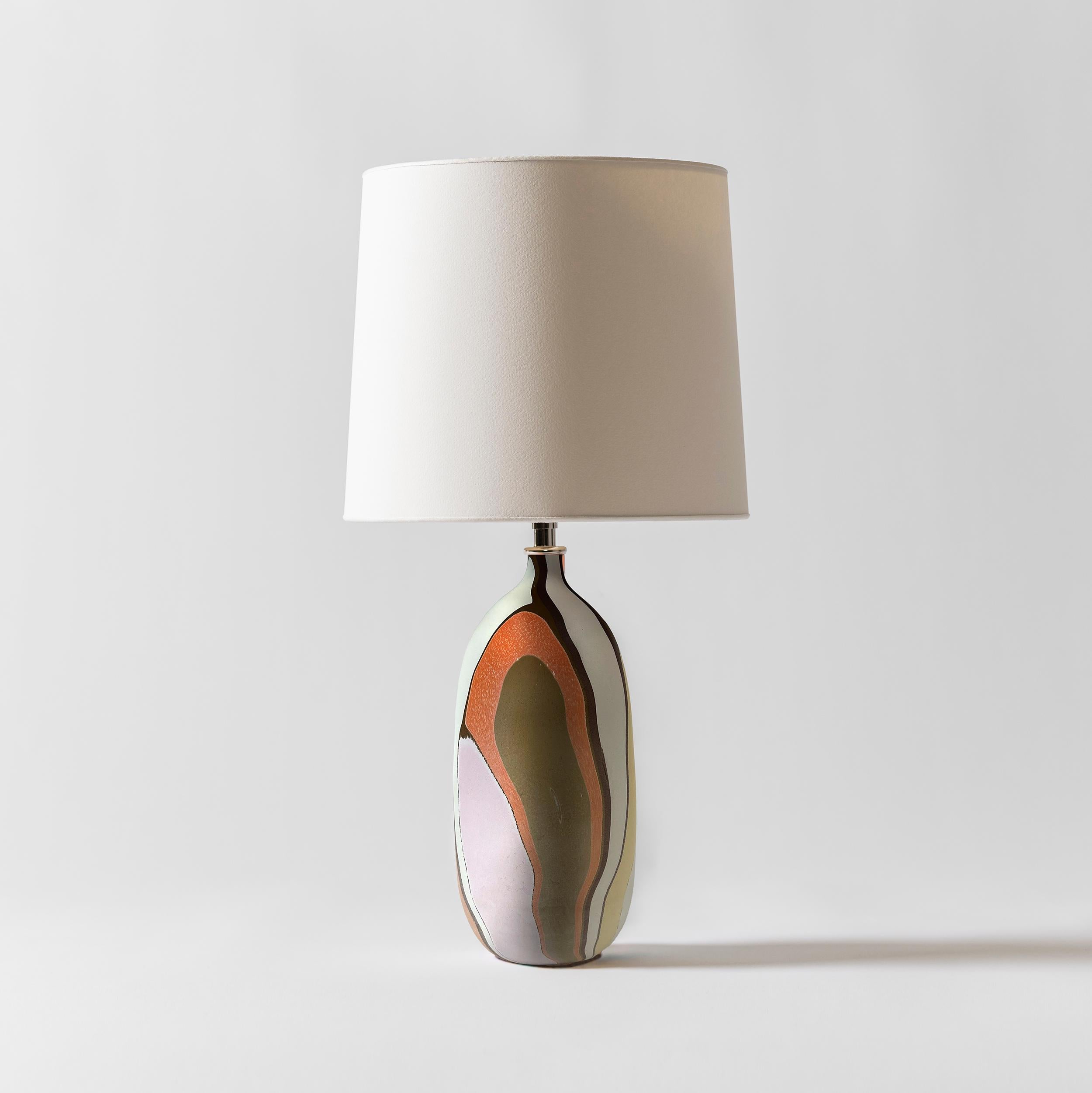 Organico moderno Lampada da tavolo contemporanea Oblong Marbled Granada di Elyse Graham in vendita