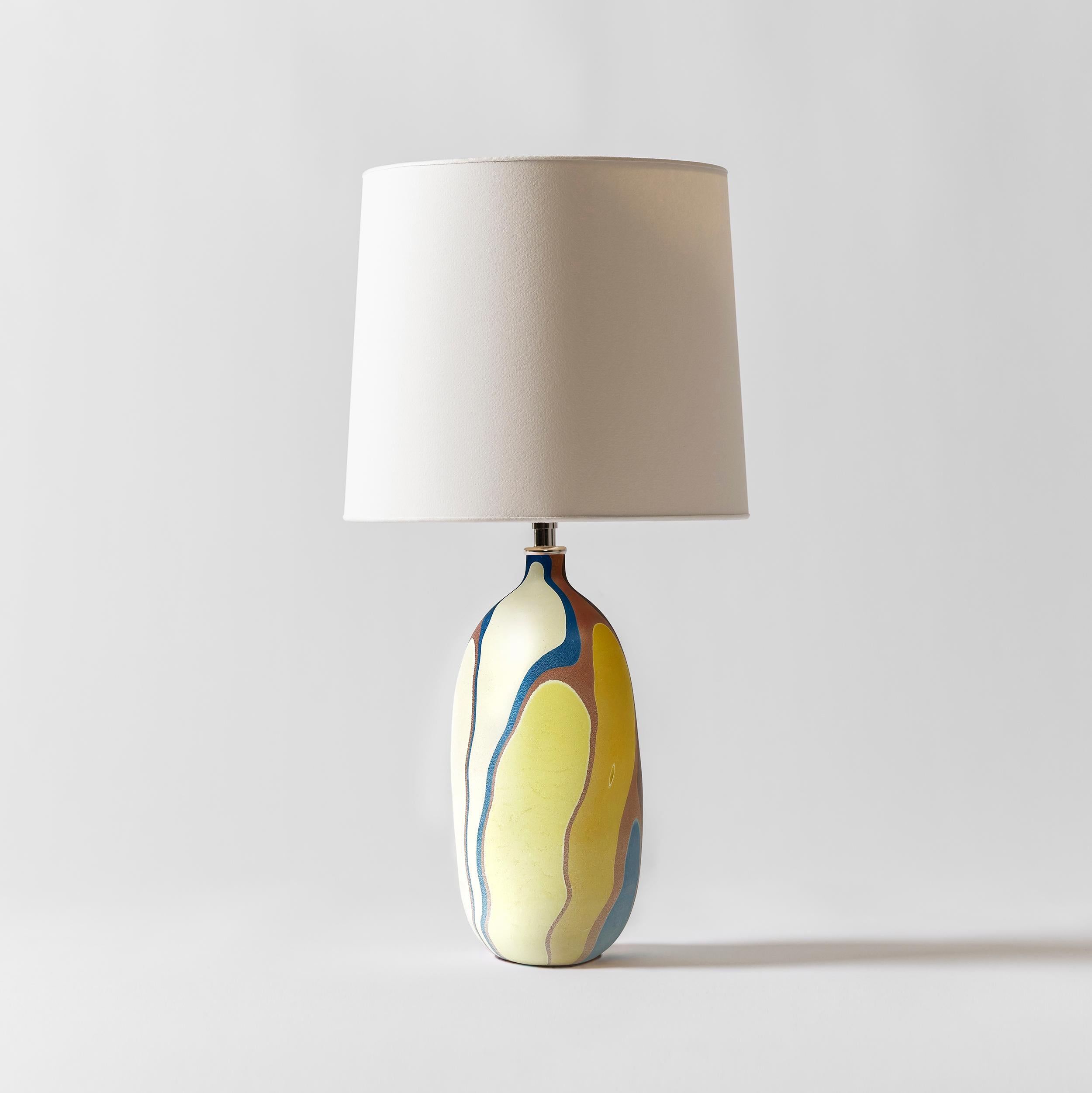 Organico moderno Lampada da tavolo Oblong Marbled Shetland Contemporary di Elyse Graham in vendita
