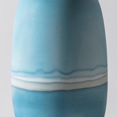 Lampe de table contemporaine Oblongue au mercure en bleu ardoise par Elyse Graham