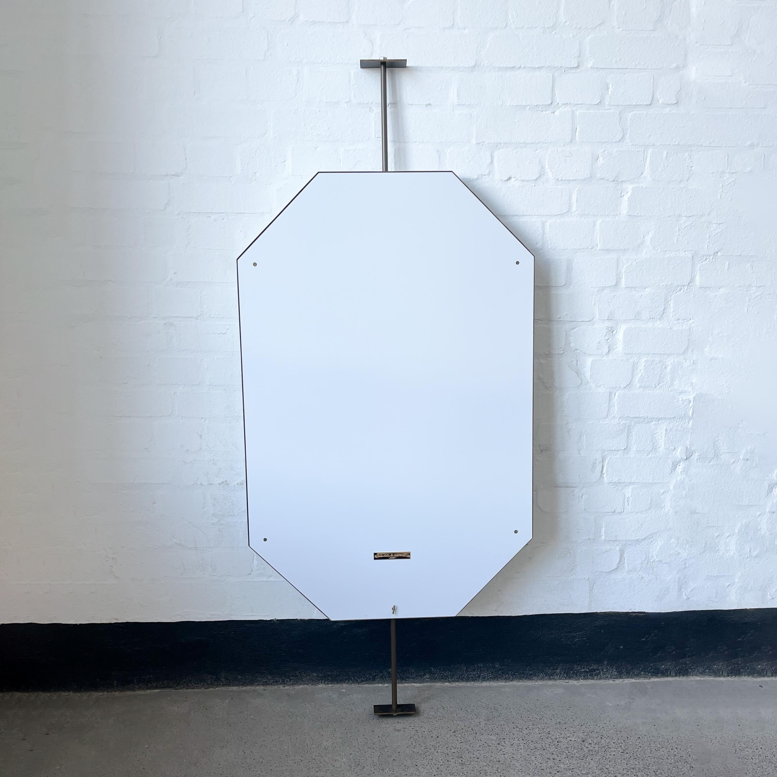 Miroir attenant octogonal contemporain du comptoir au plafond Cadre en bronze patiné Neuf - En vente à London, GB