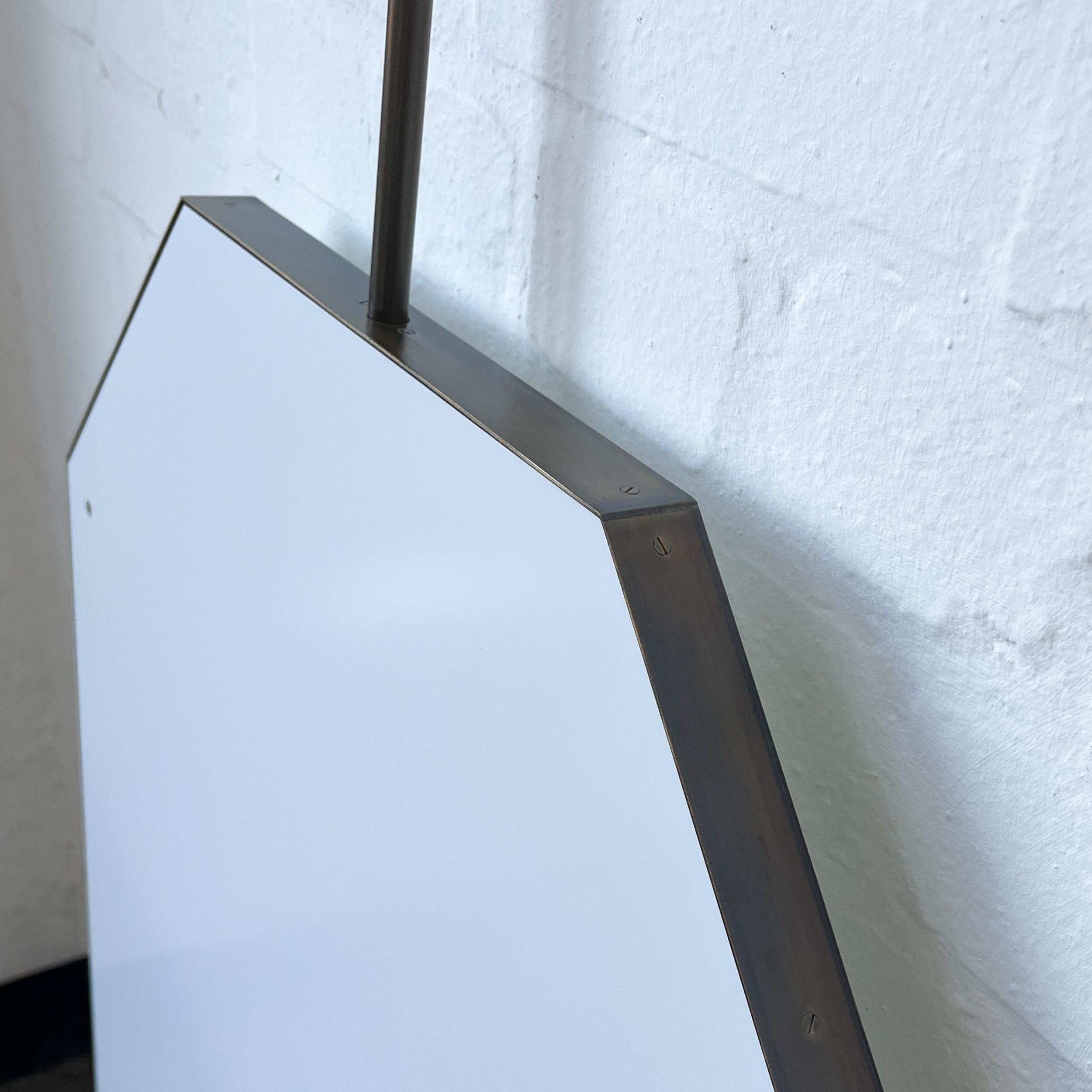 XXIe siècle et contemporain Miroir attenant octogonal contemporain du comptoir au plafond Cadre en bronze patiné en vente