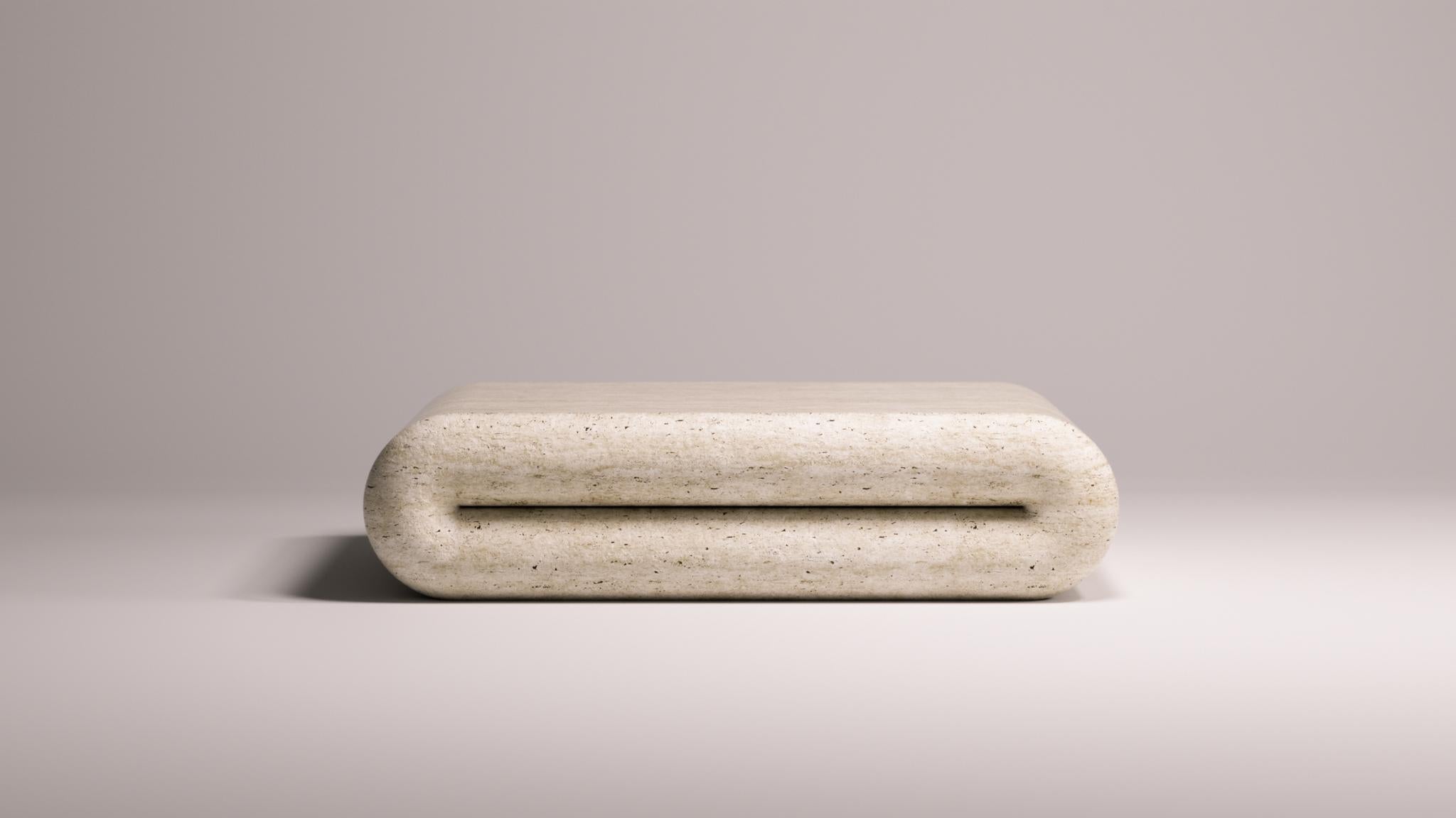 La passion d'Arthur et son dévouement au processus l'inspirent à découvrir constamment de nouvelles techniques de fabrication et des formes innovantes qu'il donne vie à travers des matériaux triés sur le volet et exécutés par les meilleurs artisans