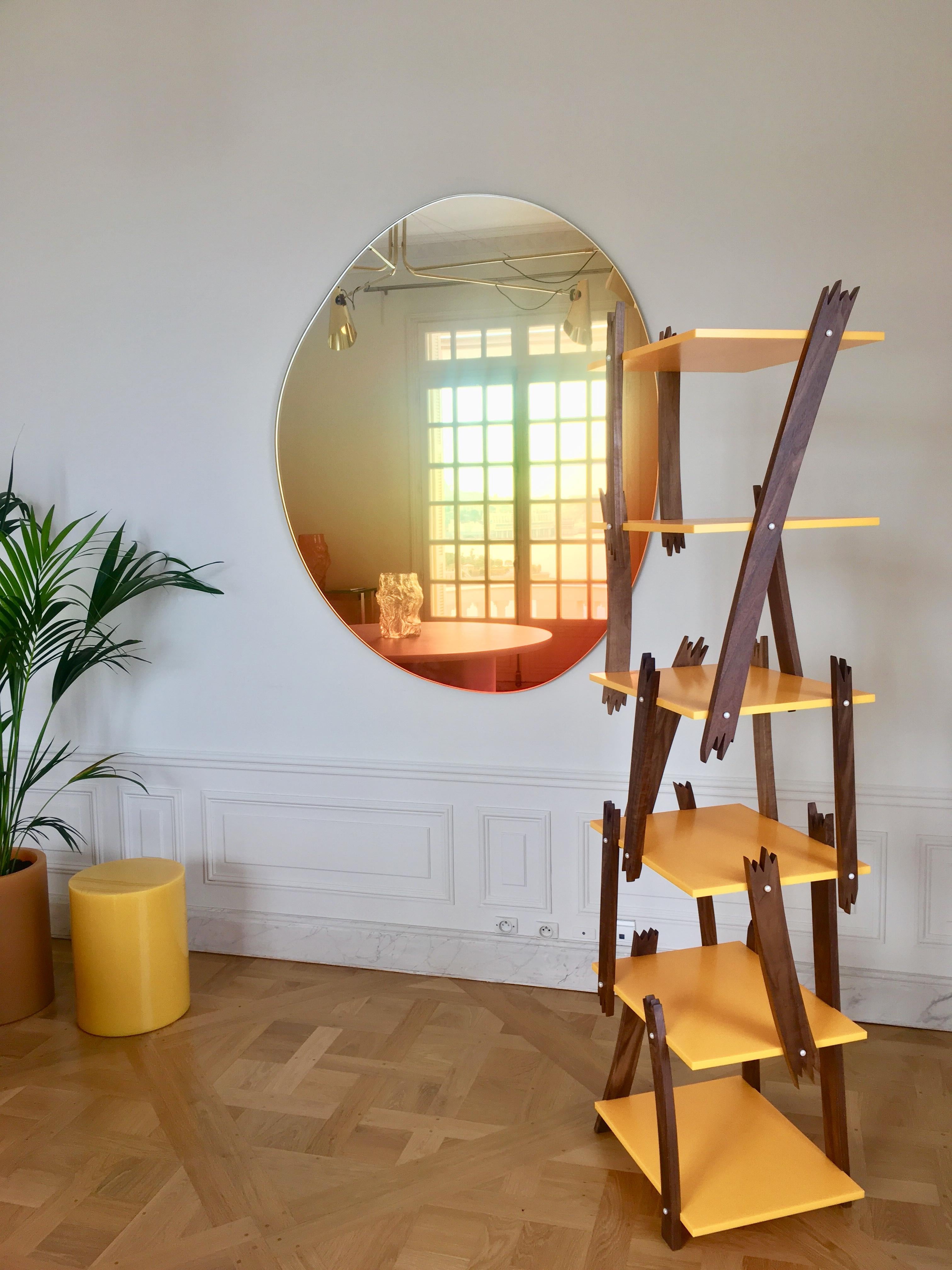 Néerlandais Miroir mural contemporain à teinte ronde dénudée #4  par Sabine Marcelis, Sunrise Orange en vente