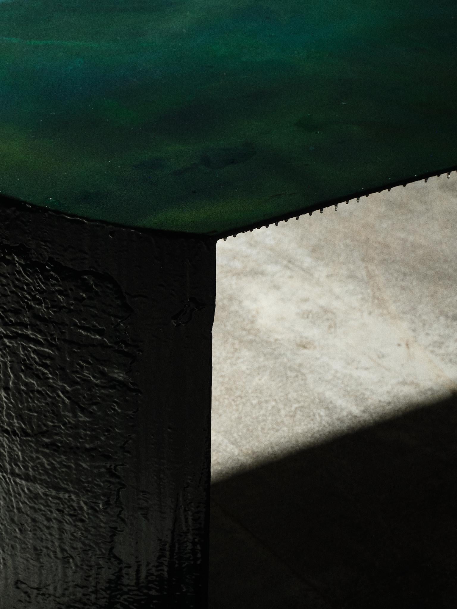 With a keen interest in the uncomfortable relationship between intimacy and voyeurism, Middernacht & Alexander thrive on investigating the psychological aspects of everyday life. Perception is a major theme, as are time, conservation and the human