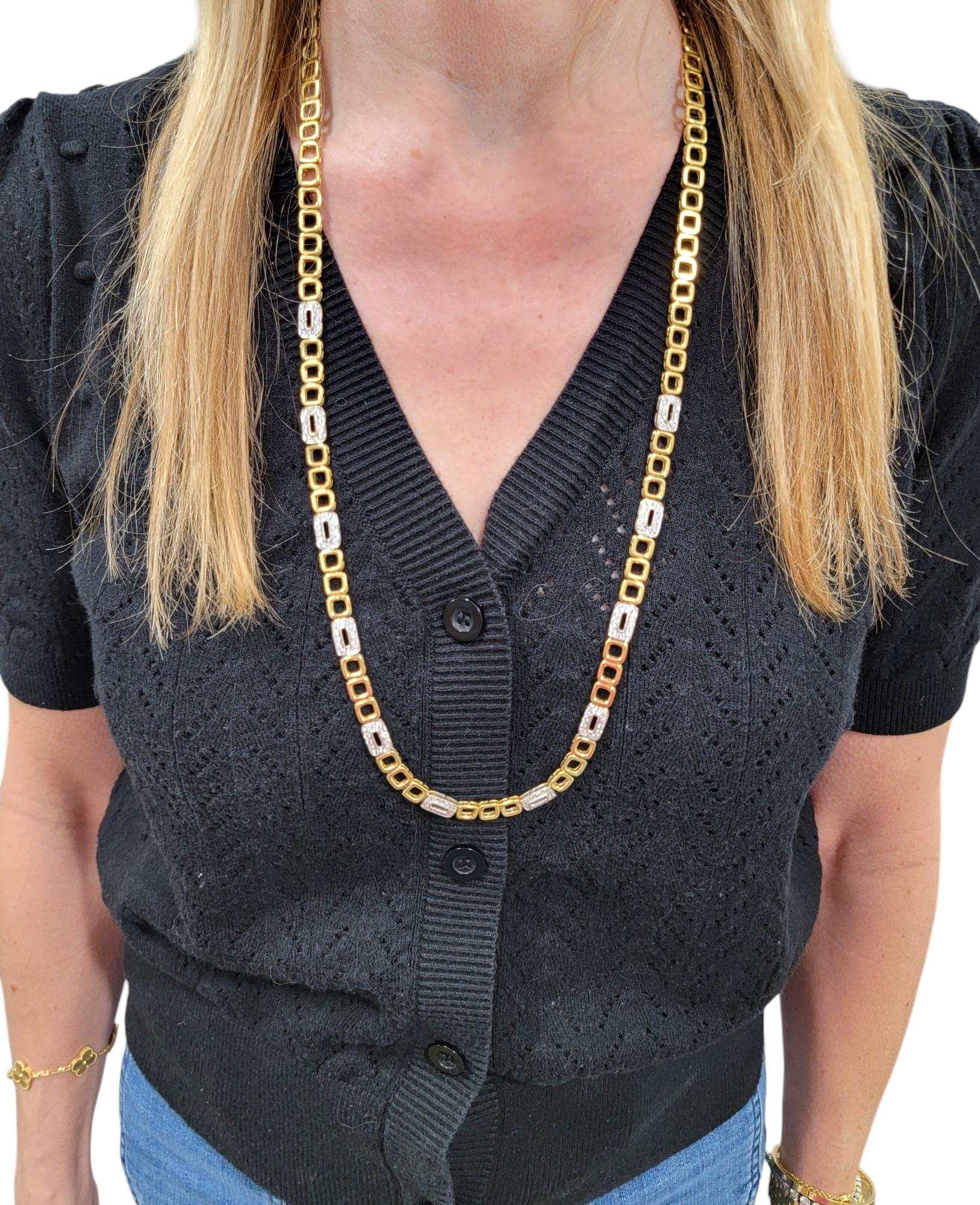Collana a maglie lunghe in oro giallo 18 carati con pavé quadrato aperto e contemporaneo di diamanti in vendita 5