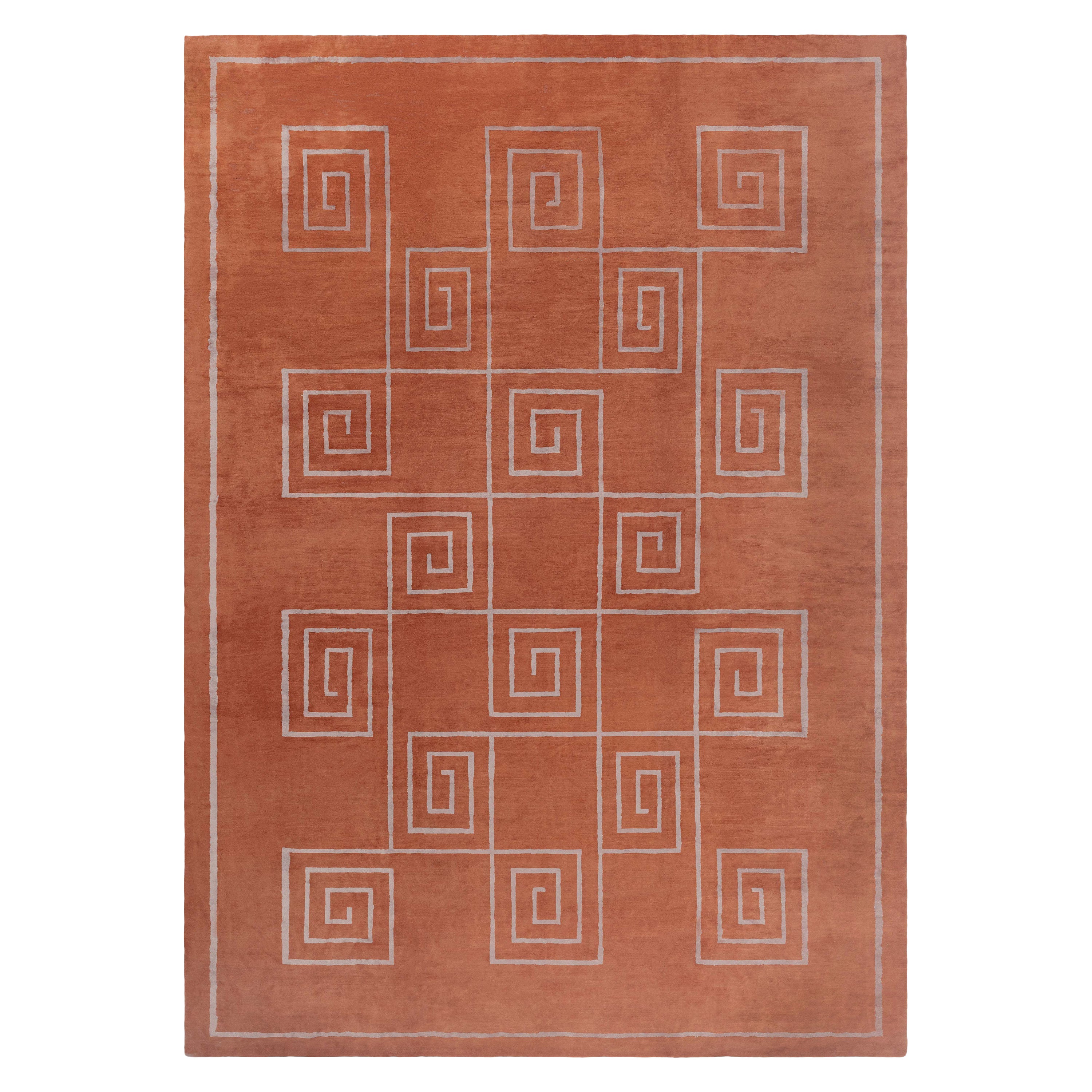 Tappeto contemporaneo arancione tibetano a chiave greca fatto a mano da Doris Leslie Blau