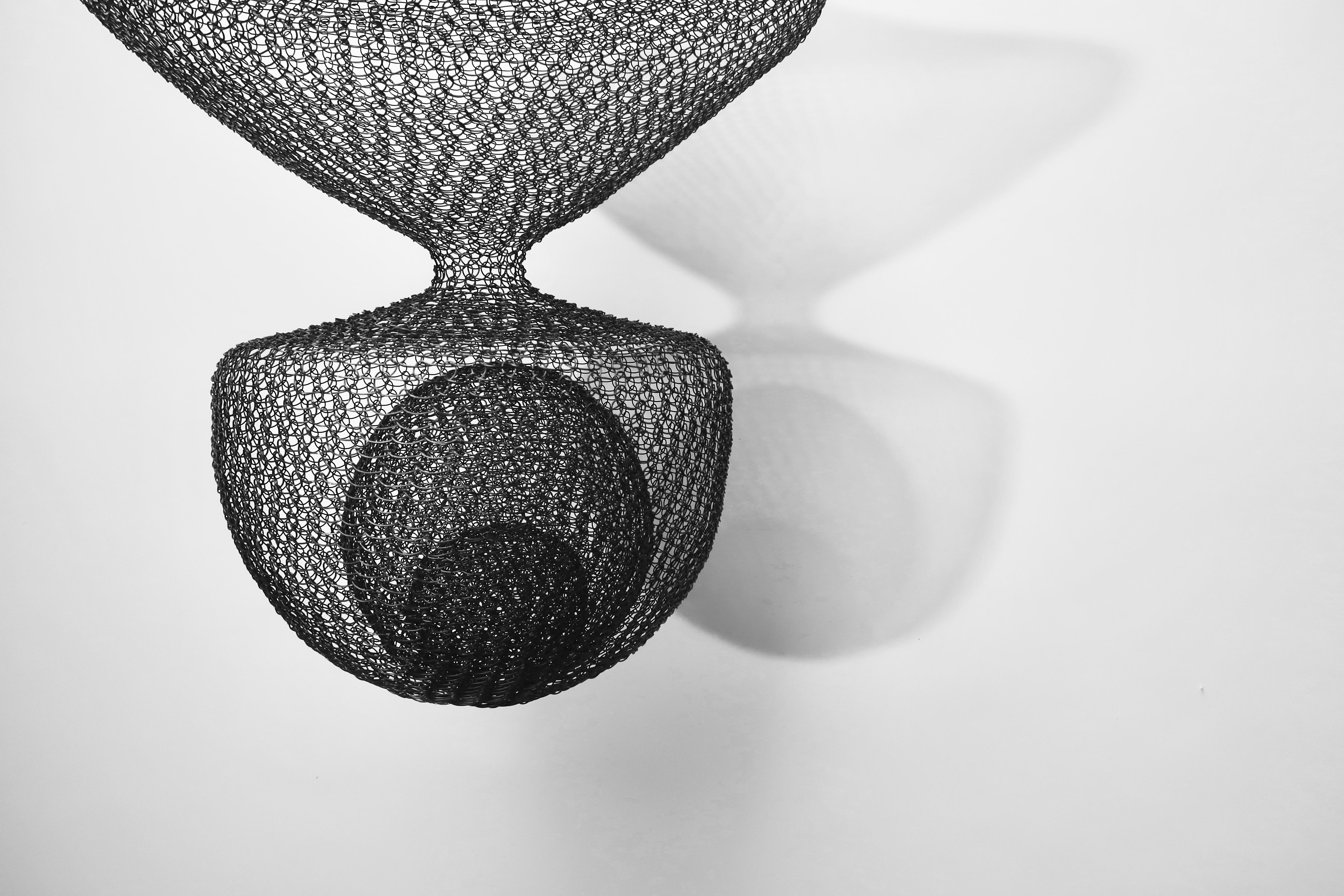 Scultura organica contemporanea appesa in filo di rete intrecciata di Ulrikk Dufossé, Francia In condizioni Nuovo in vendita a London, GB