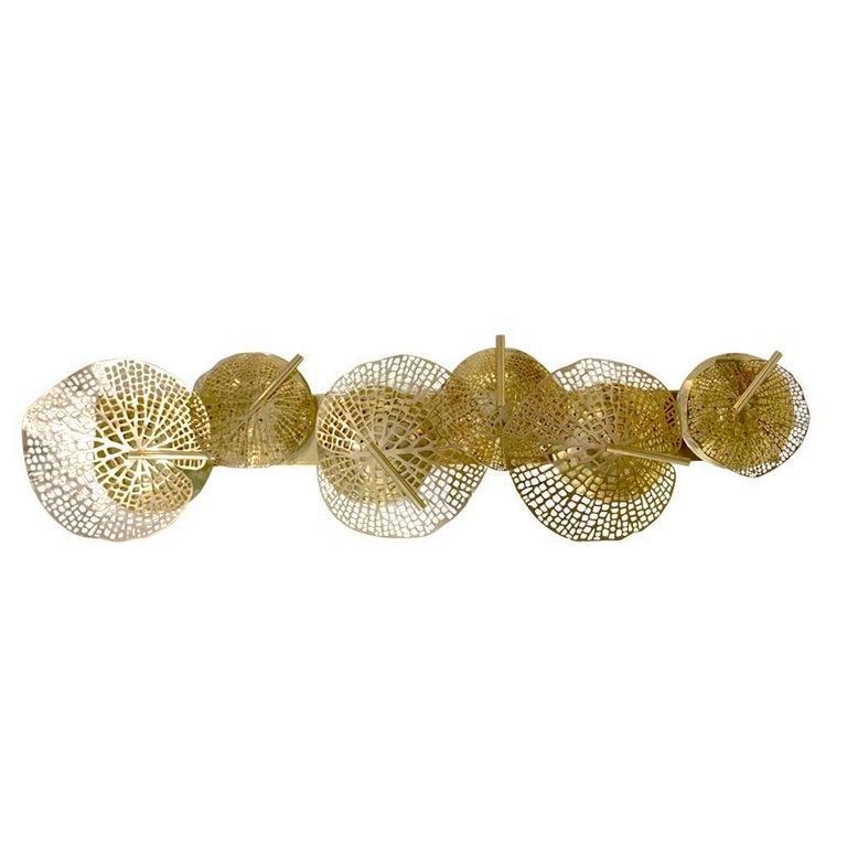 Fait main Paire d'appliques contemporaines à feuilles en laiton perforé Organic Italian Art Design en vente