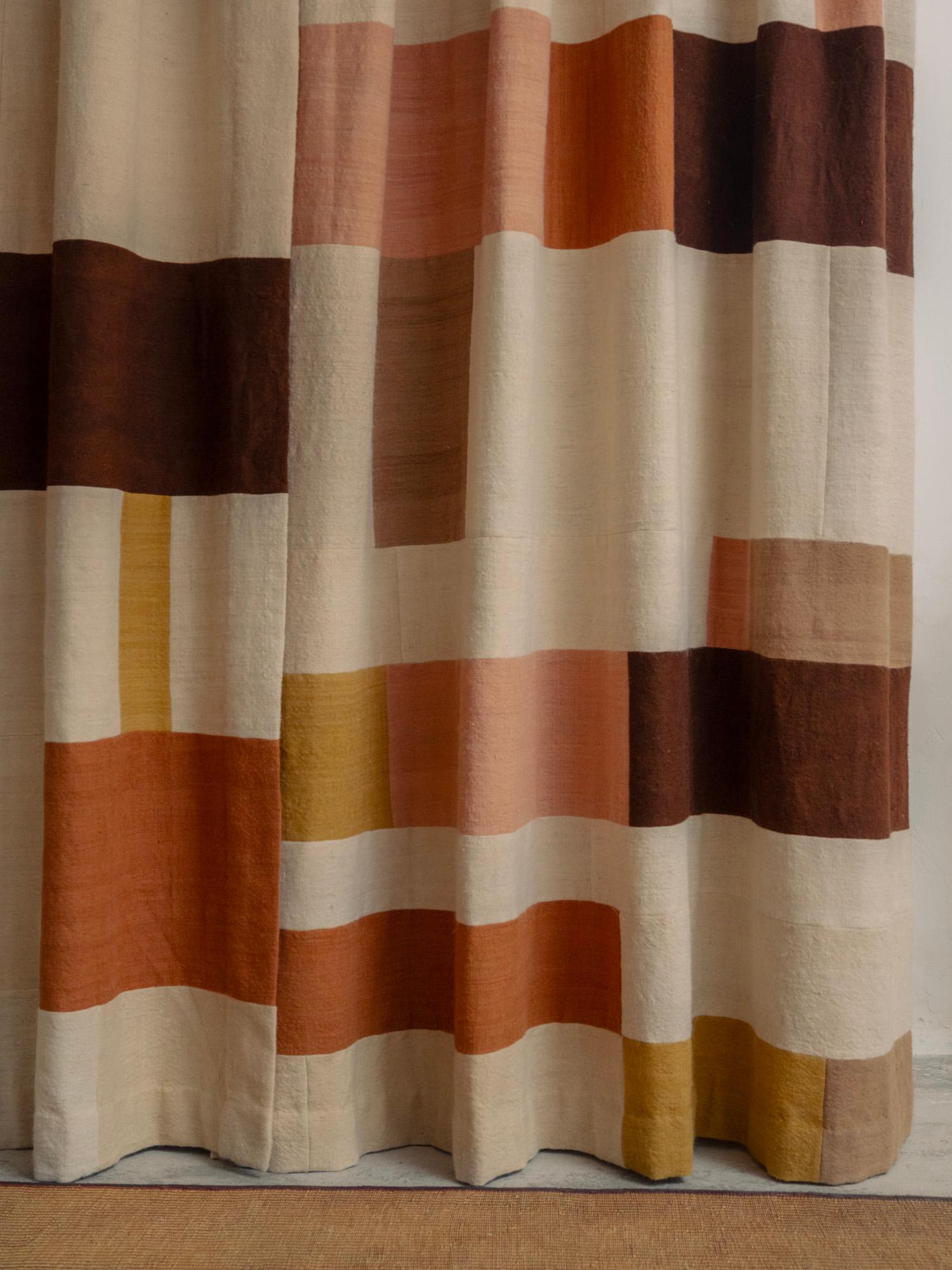 ***THE PRICE SHOWN IS THE PRICE PER SQUARE METER OF FABRIC***

MADE TO MEASURE
NO MAXIMUM LENGTH
HANDSPUN HANDWOVEN VEGETABLE HAND DYED LOCAL WOOL

This textile wall piece is the result of a collaboration between memòri studio and all the spinning