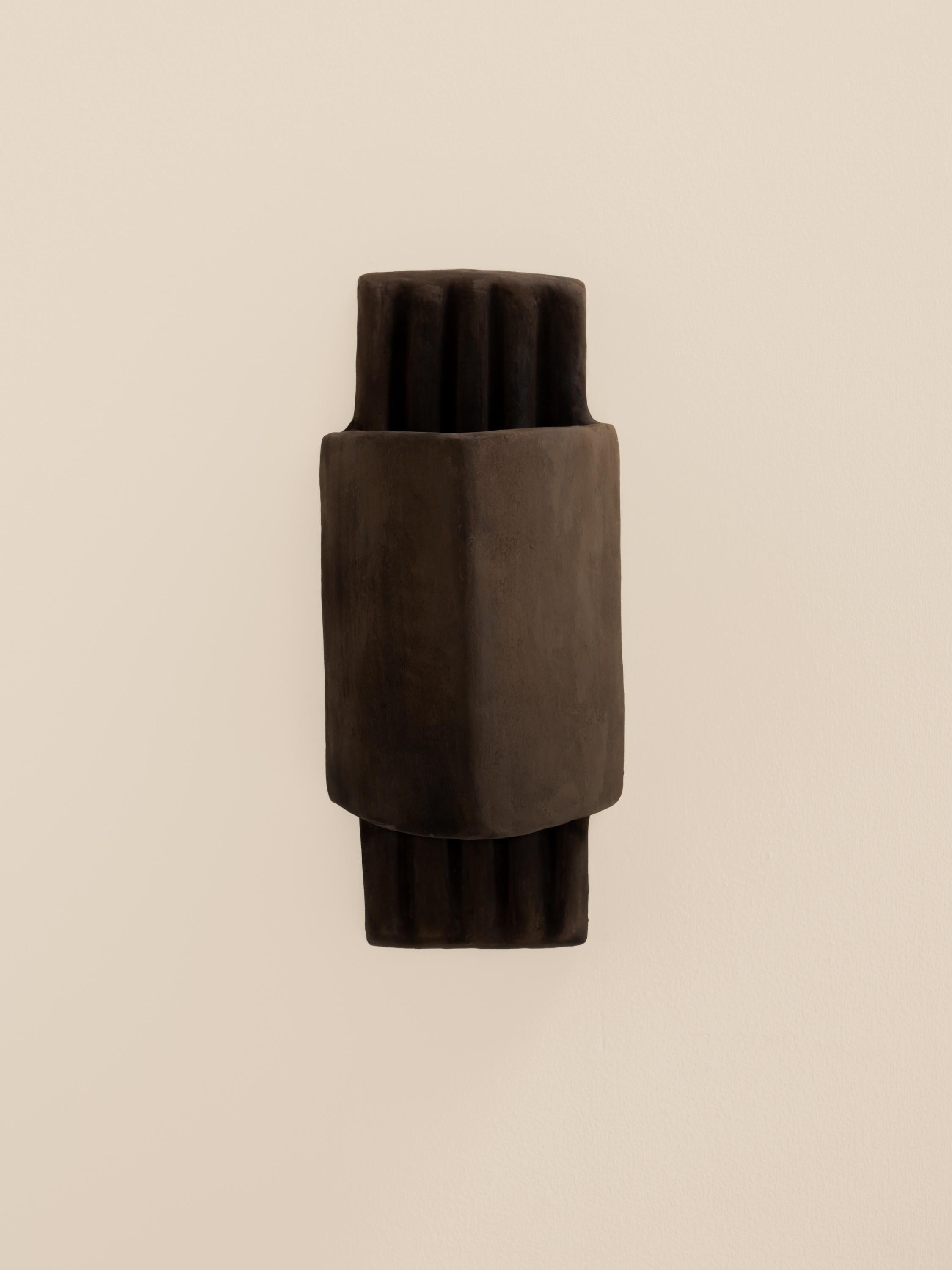 Lights contemporaines en céramique Brown Fabriquées à la main avec de l'argile locale. en vente 2