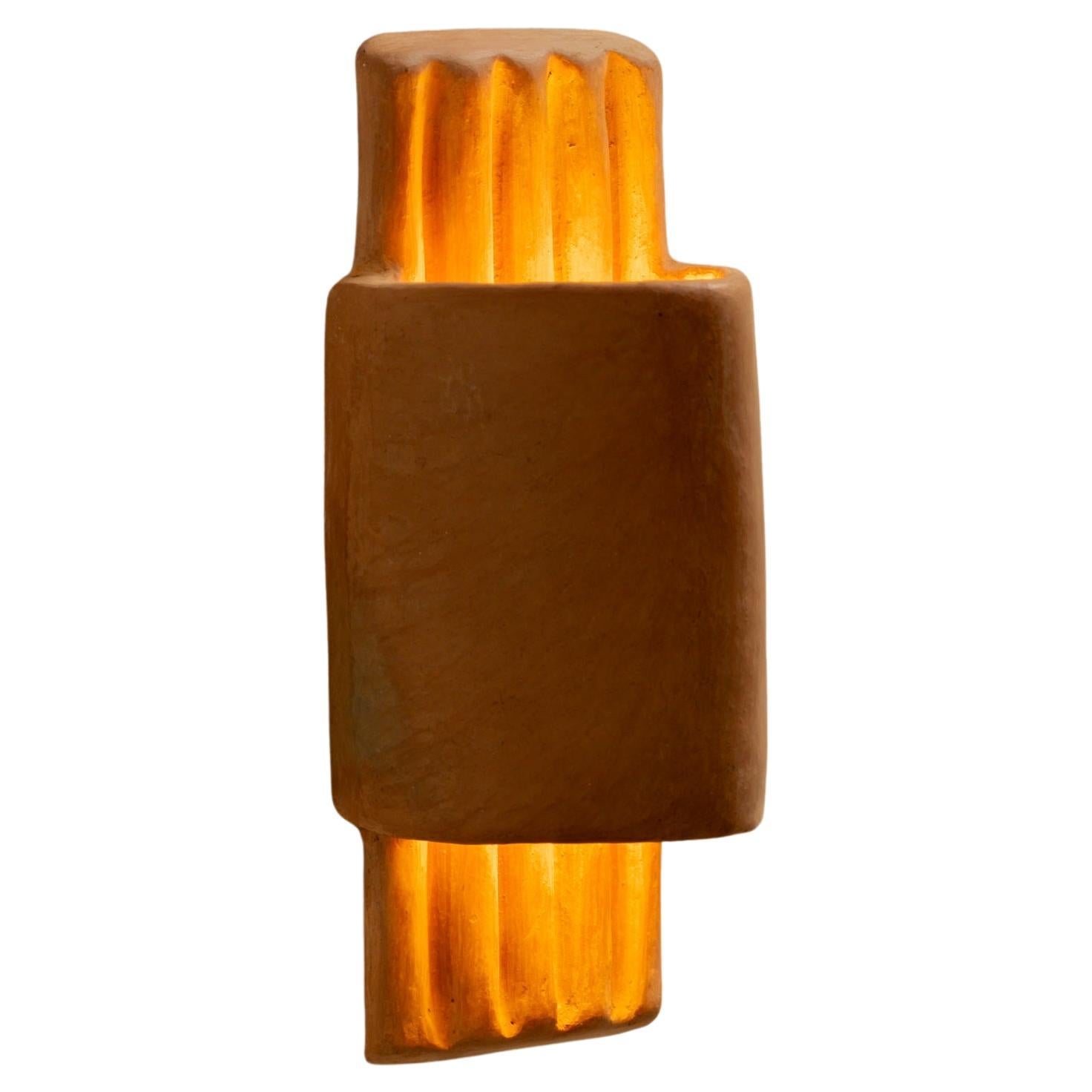 Aplique de cerámica contemporánea de terracota Hecho de arcilla local, artesanal