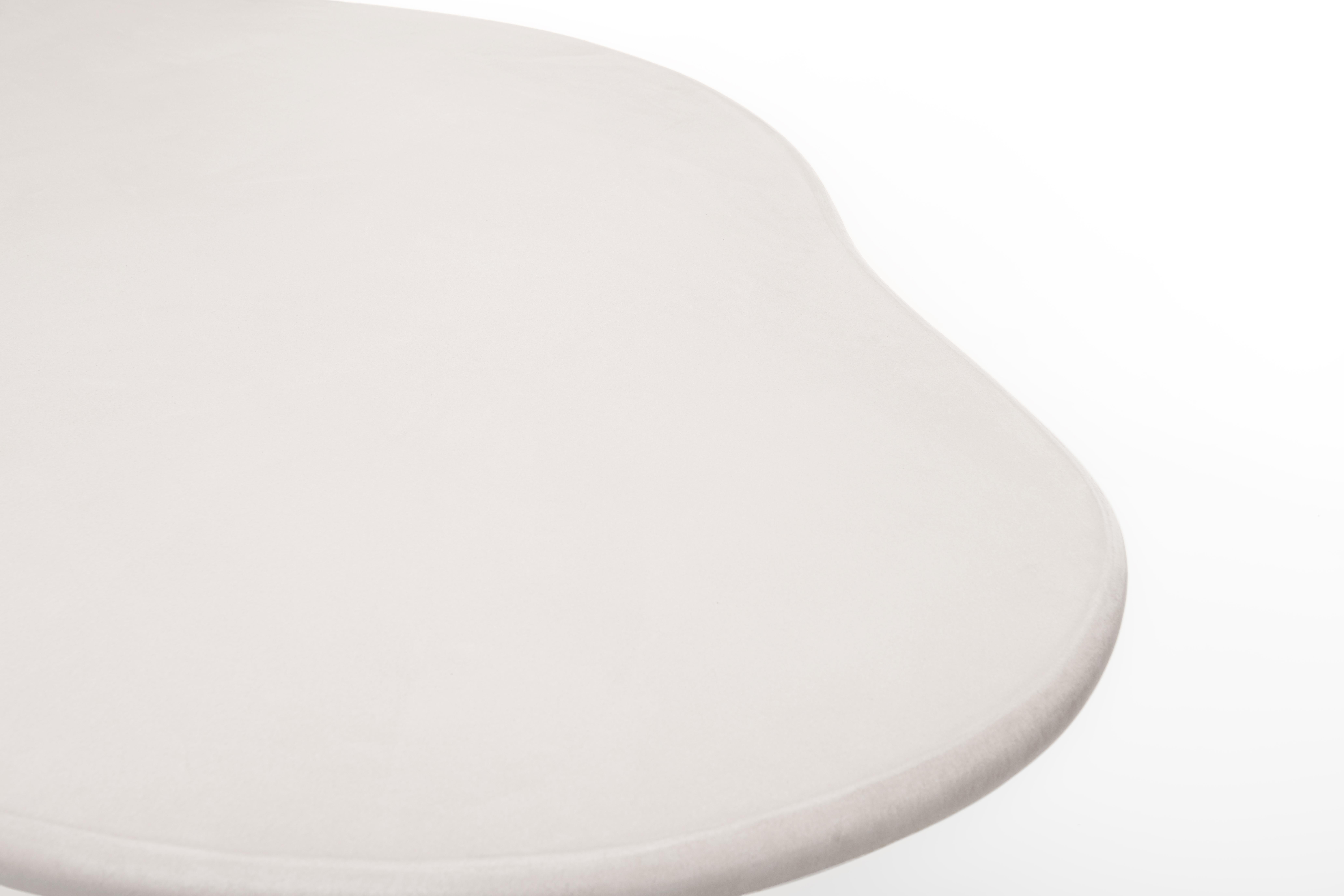 Tavolo contemporaneo in gesso organico e naturale 