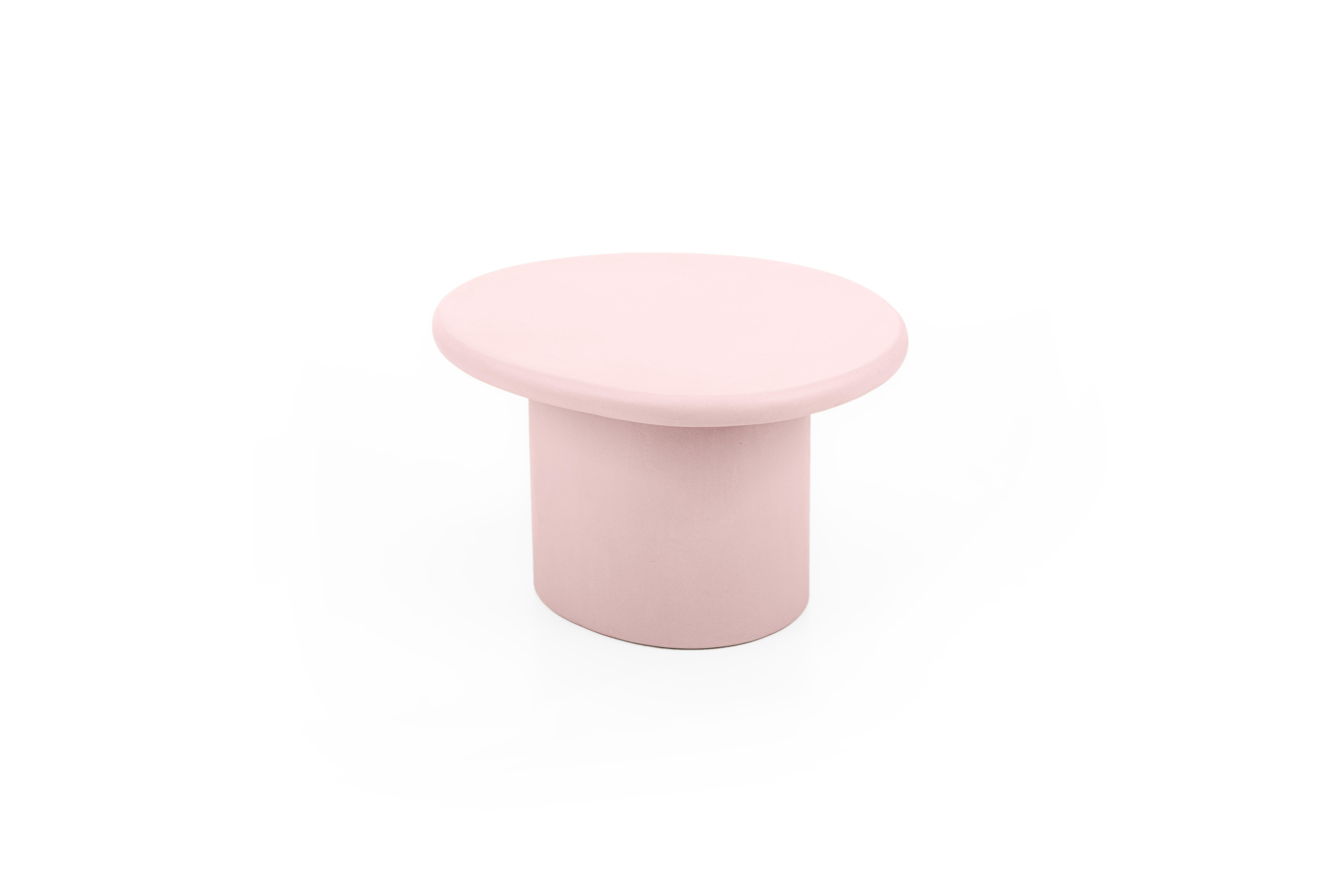 Contemporary Belgian design, handmade natural plaster coffee table with a textured and earthy character.

Indoor use (price outdoor +10%)

The name of the Sami collection is a combination of the Dutch word 'samen' (together) and the Japanese word