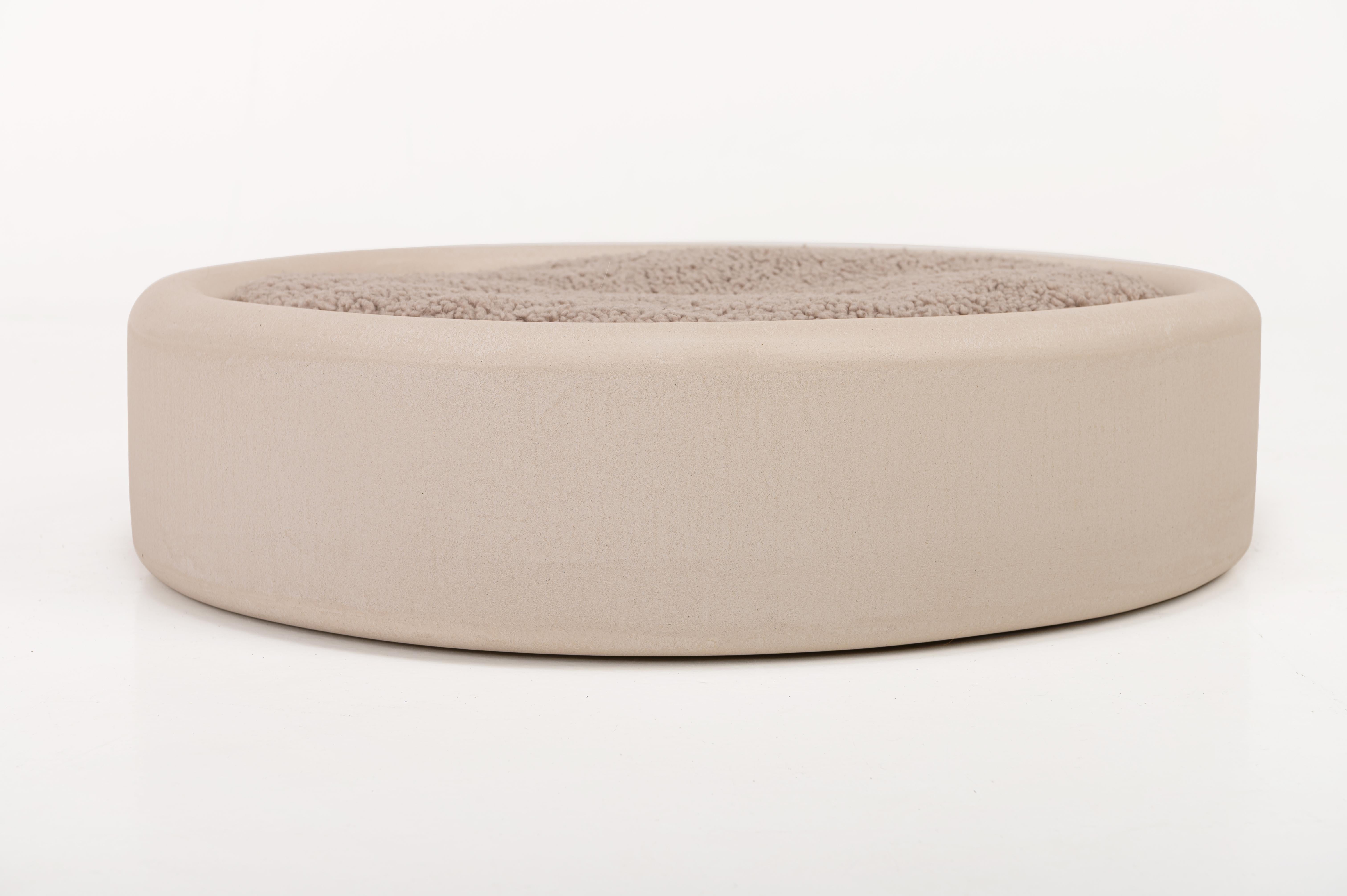 Lit pour chien contemporain en plâtre naturel rond 