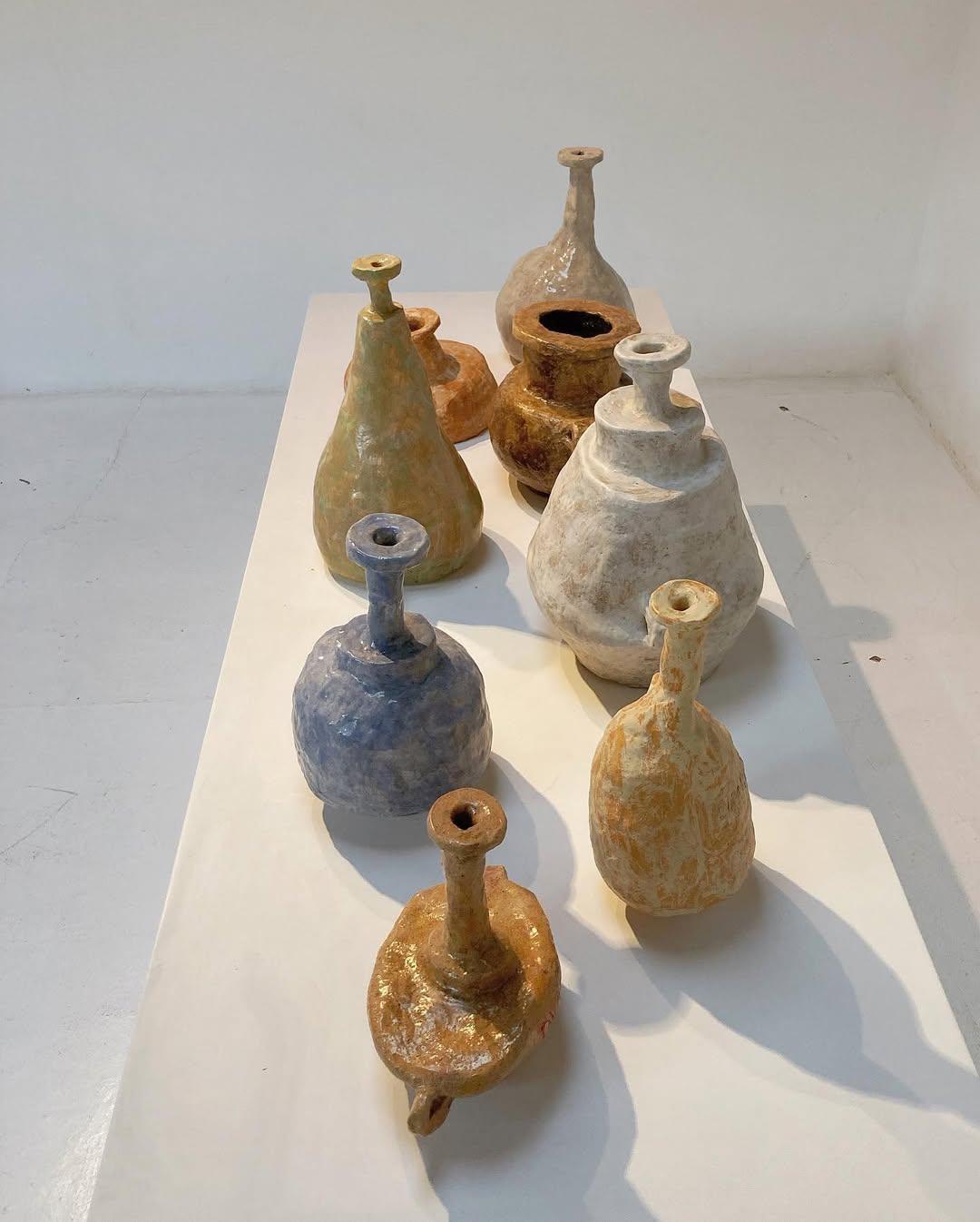 Cotto Vaso contemporaneo di forma organica e rustica in ceramica azzurra di Willem Van Hooff in vendita