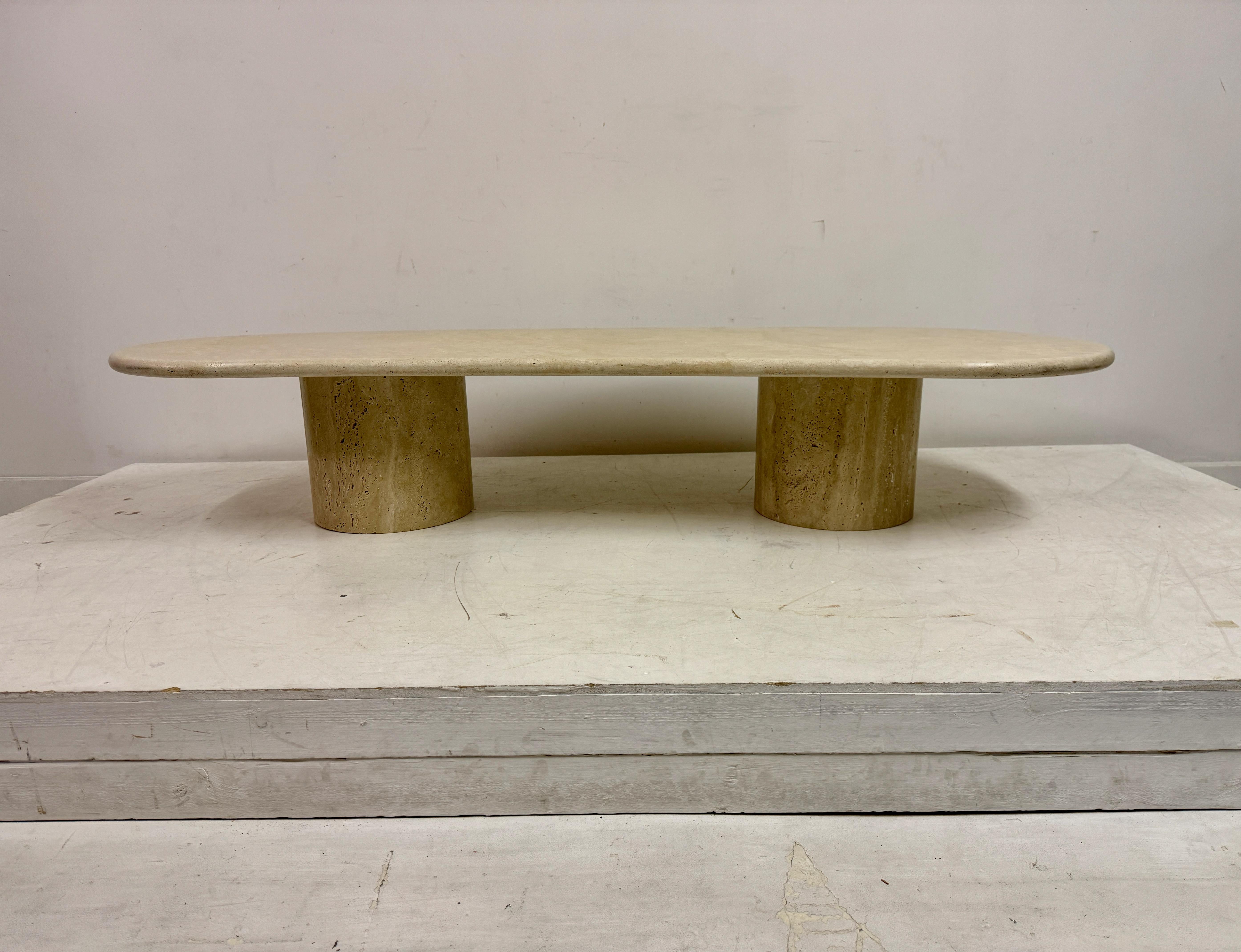 Coffee table

Travertine

Organically shape

Two cylindrical pedestals

Made in Italy

If not in stock, then a 4/5 week lead time.