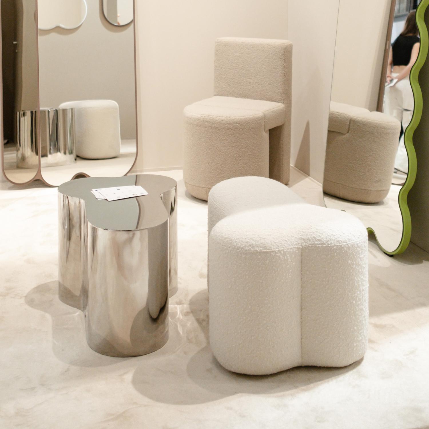 Contemporary Ottomane oder Pouf 'Lovedick' von Oitoproducts (Textil) im Angebot