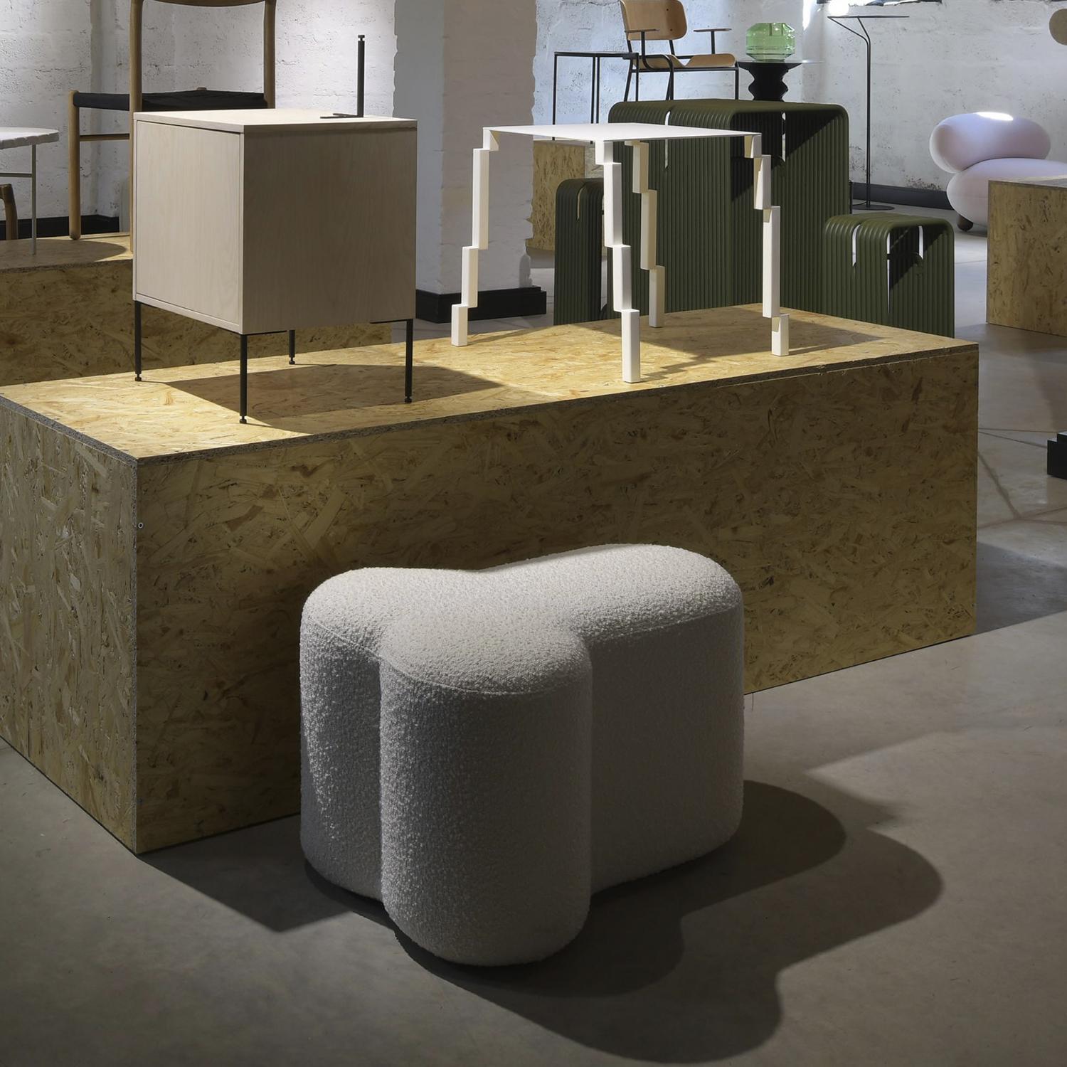 Contemporary Ottomane oder Pouf 'Lovedick' von Oitoproducts im Angebot 2