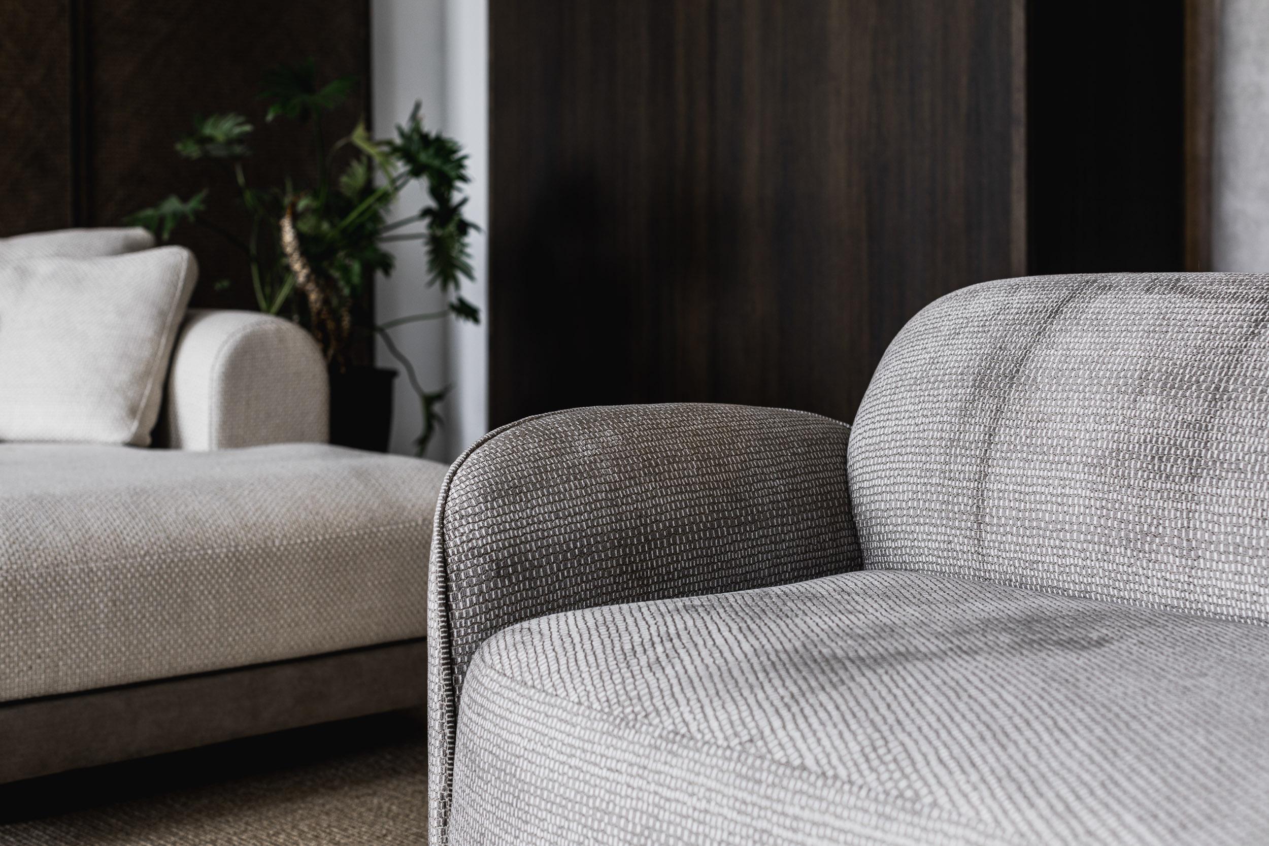Pouf contemporain 'Unio' de Poiat, tissu Chivasso Yang 95 en vente 7
