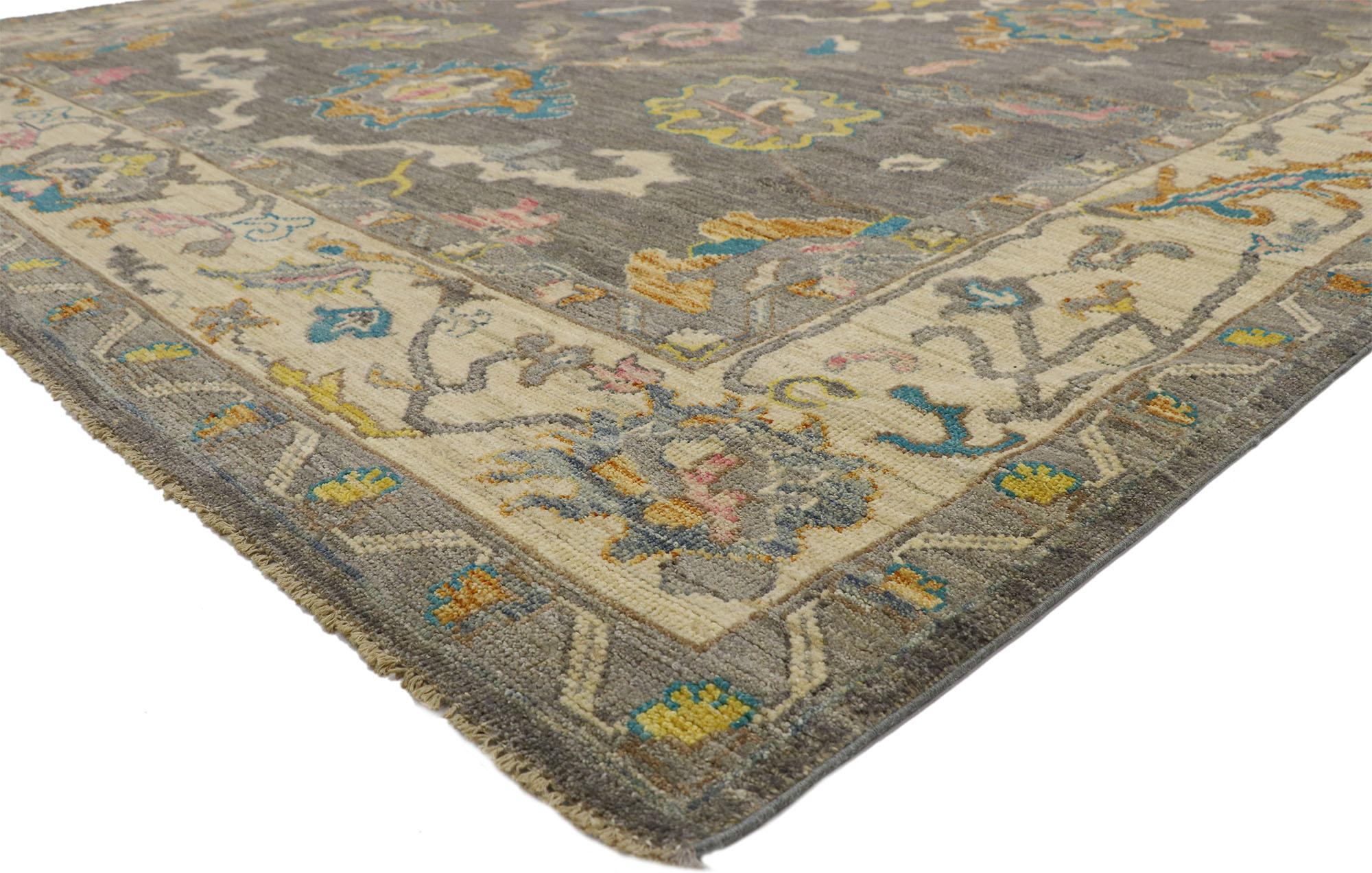 80525, moderner Teppich Oushak Area mit Pastellfarben und French Transitional Stil. Dieser neue, farbenfrohe Oushak-Teppich ist sehr stilvoll und doch geschmackvoll lässig. Er zeigt ein geometrisches Muster, das sich aus Harshang-Motiven, blühenden