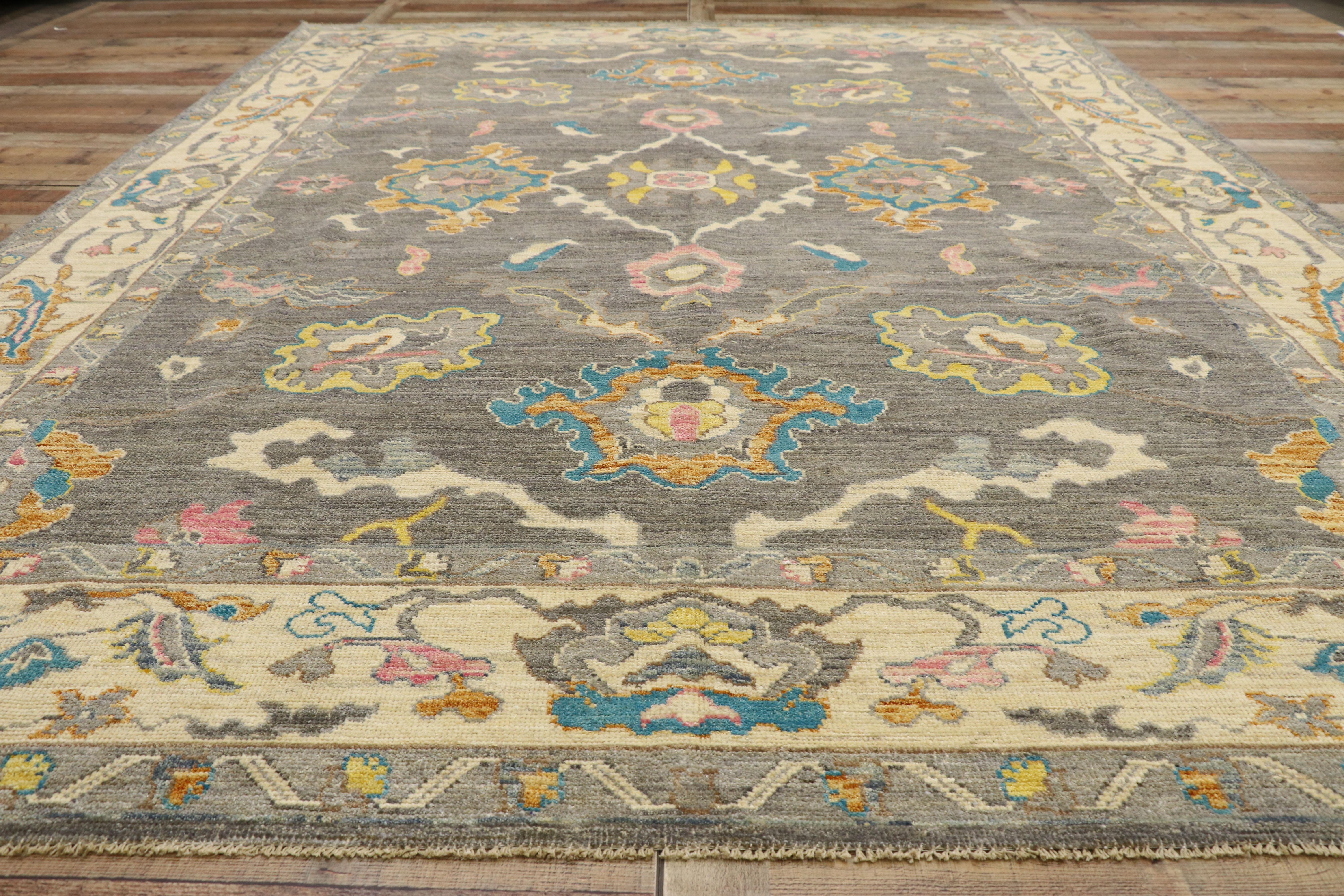 New Contemporary Oushak Rug with Pastel Colors and Transitional Style In New Condition For Sale In Dallas, TX