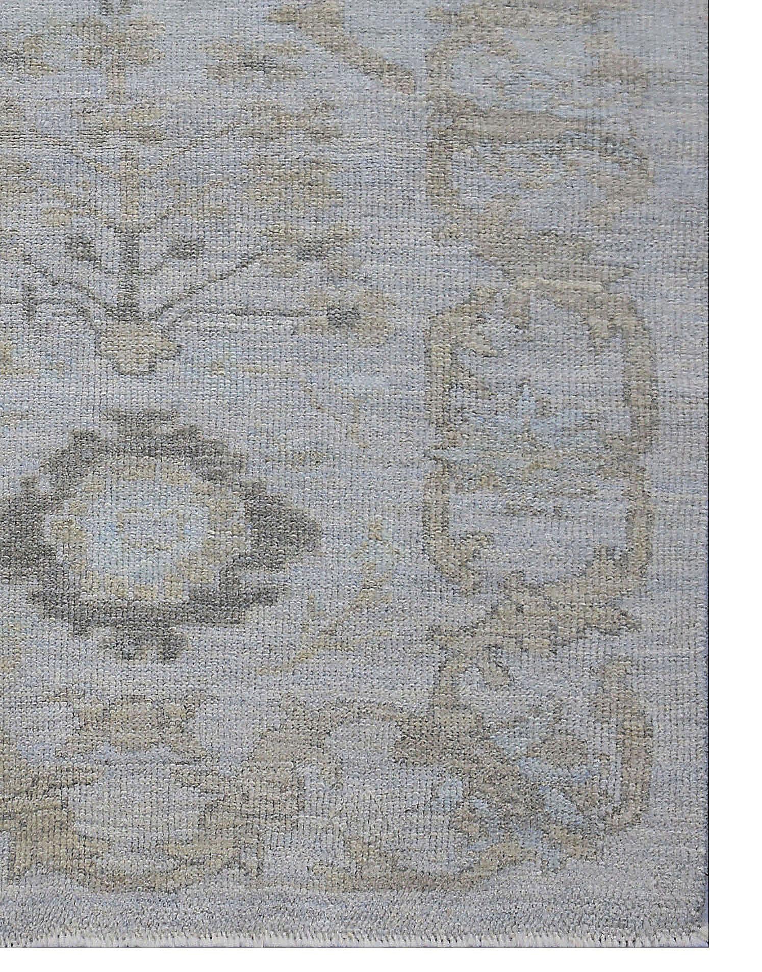 Contemporary Oushak Rug with Beige and Gray Flower Medallions  In New Condition For Sale In Dallas, TX